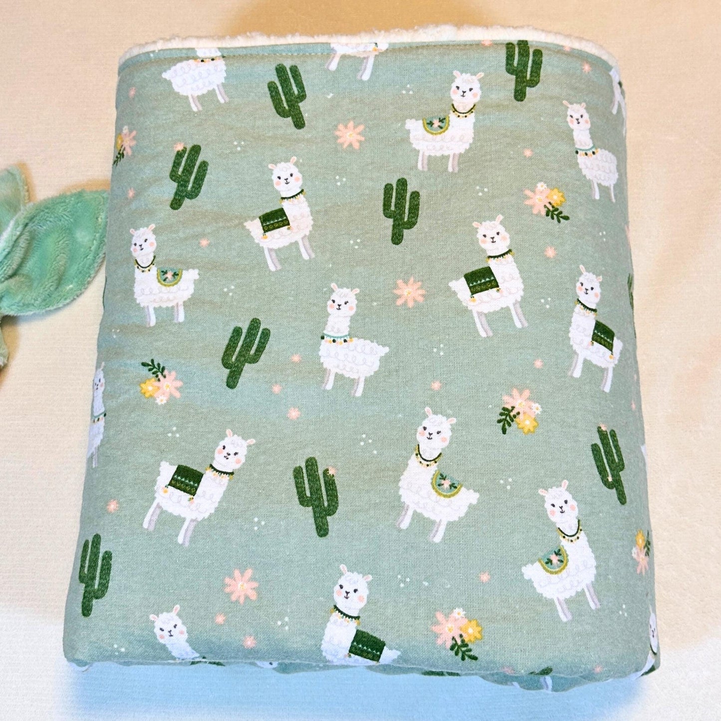 Cozy Llama Flannel and Sherpa Baby Blanket – Perfect Stroller Companion, Soft Sherpa Snuggle Blanket, Stroller Blanket, car seat blanket