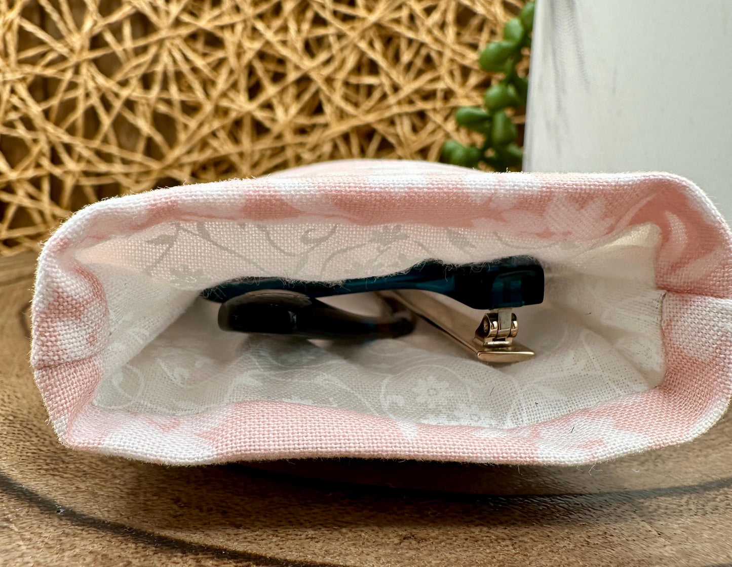Kindle Basic 11th Generation Sleeve & Eyeglass Case Set โ Elegant Soft Coral and Cream Flower Fabric, padded foam protection