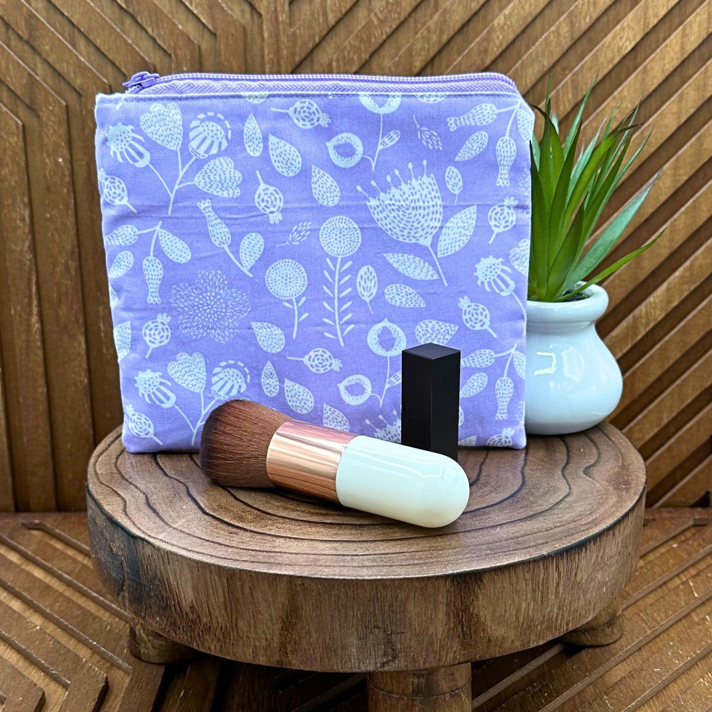 Stylish Lilac Floral Makeup Bag Set: Organize Your Travel and Daily Life
