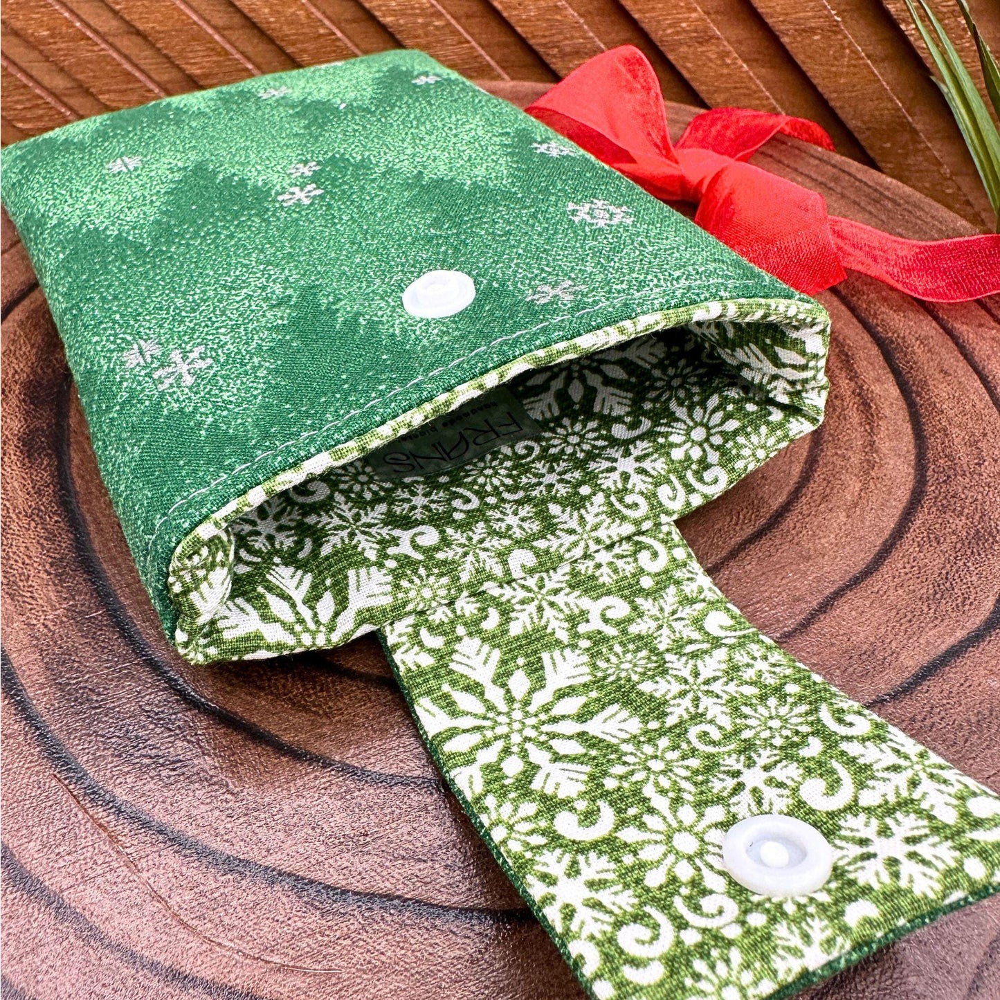 Charming Christmas Kindle Cases – Unique Sleeves for Tablets & E-Readers, electronic device pouch, book sleeve, gift idea