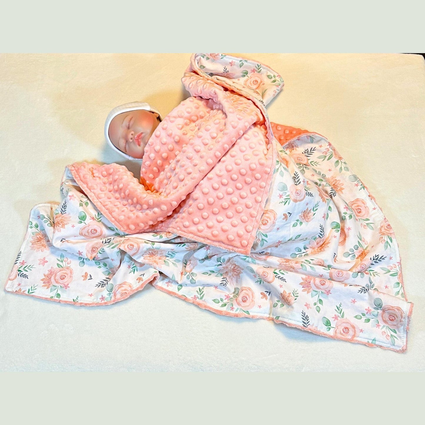Adorable Blossom Peach Baby Blanket - Perfect for Tummy Time and On-the-Go Snuggles!