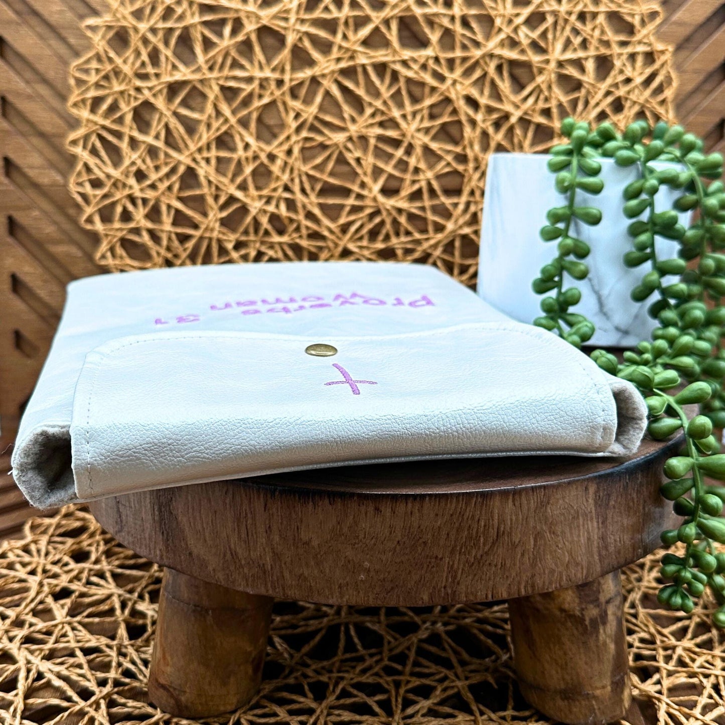 IPAD Sleeve - White Faux Leather IPad Sleeve - Stylish Tablet Case & Gift Idea