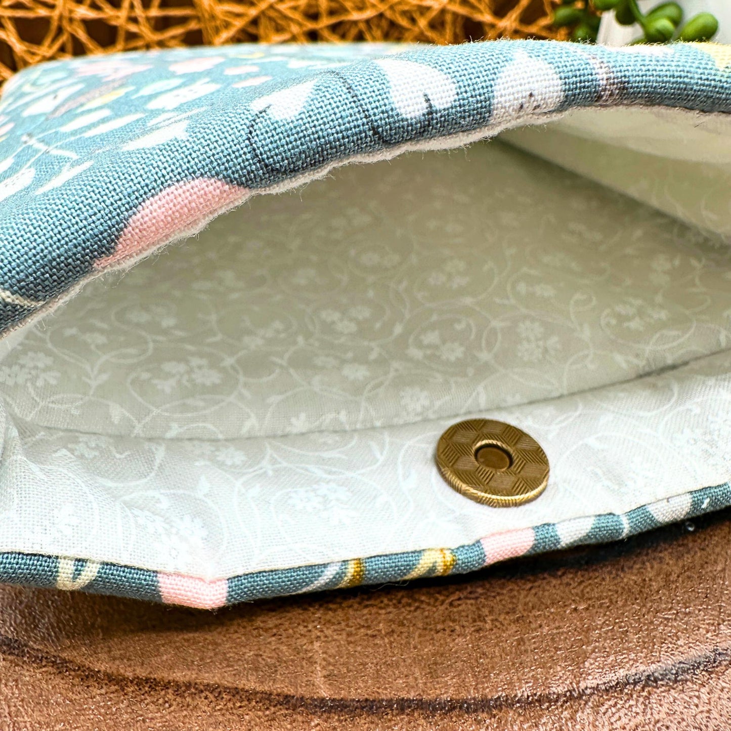 Personalized Kindle Paperwhite Sleeve –Soft Sage Floral Foam Padded kindle case, Feminine E-Reader Pouch, Style & Safety