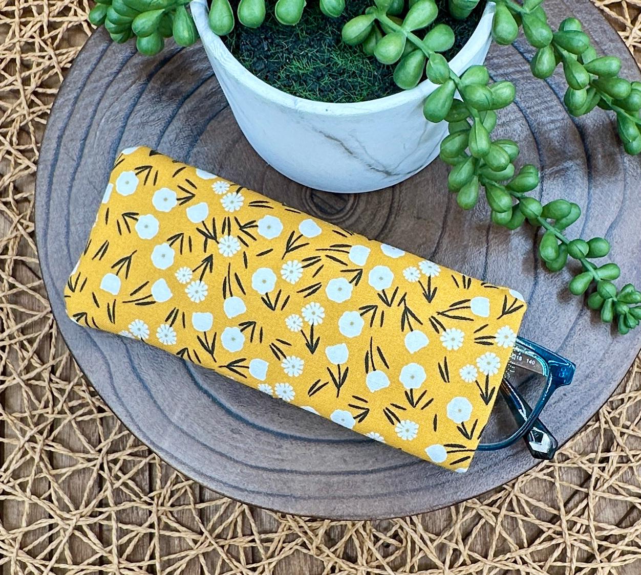 Kindle Basic 11th Generation Sleeve & Eyeglass Case Set β Sunny Yellow with White Floral Charm, foam padded protection