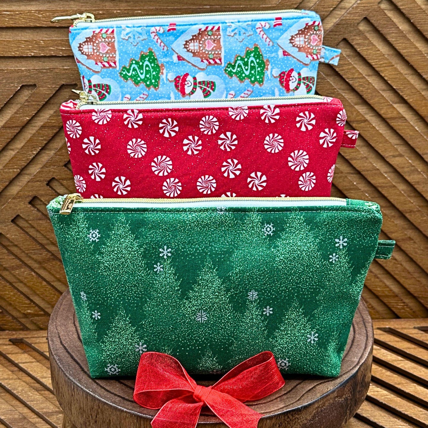Essential Holiday Pouches for Beauty and Tech Lovers – Perfect Present! makeup bag