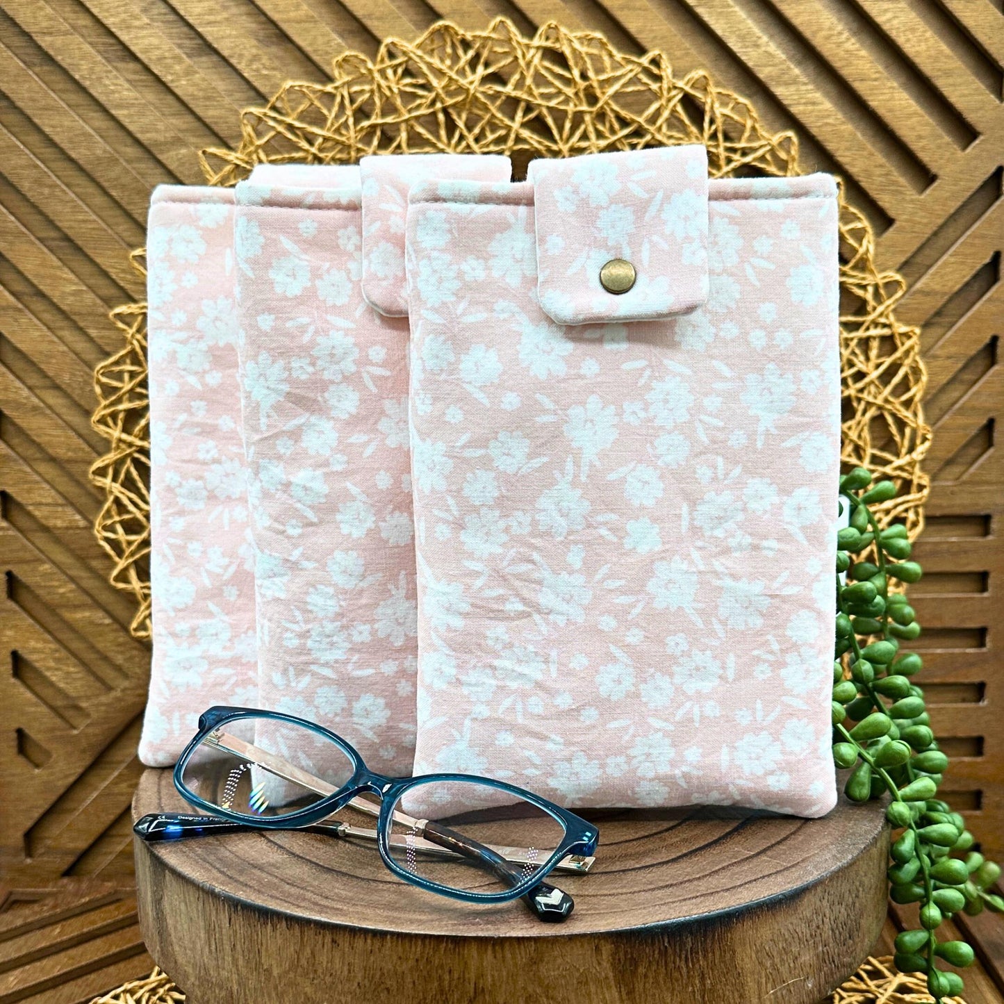 Kindle Basic 10th Generation Sleeve - Elegant Pink Floral Print Tablet Case - Multi-Functional Pouch for Kindle & More