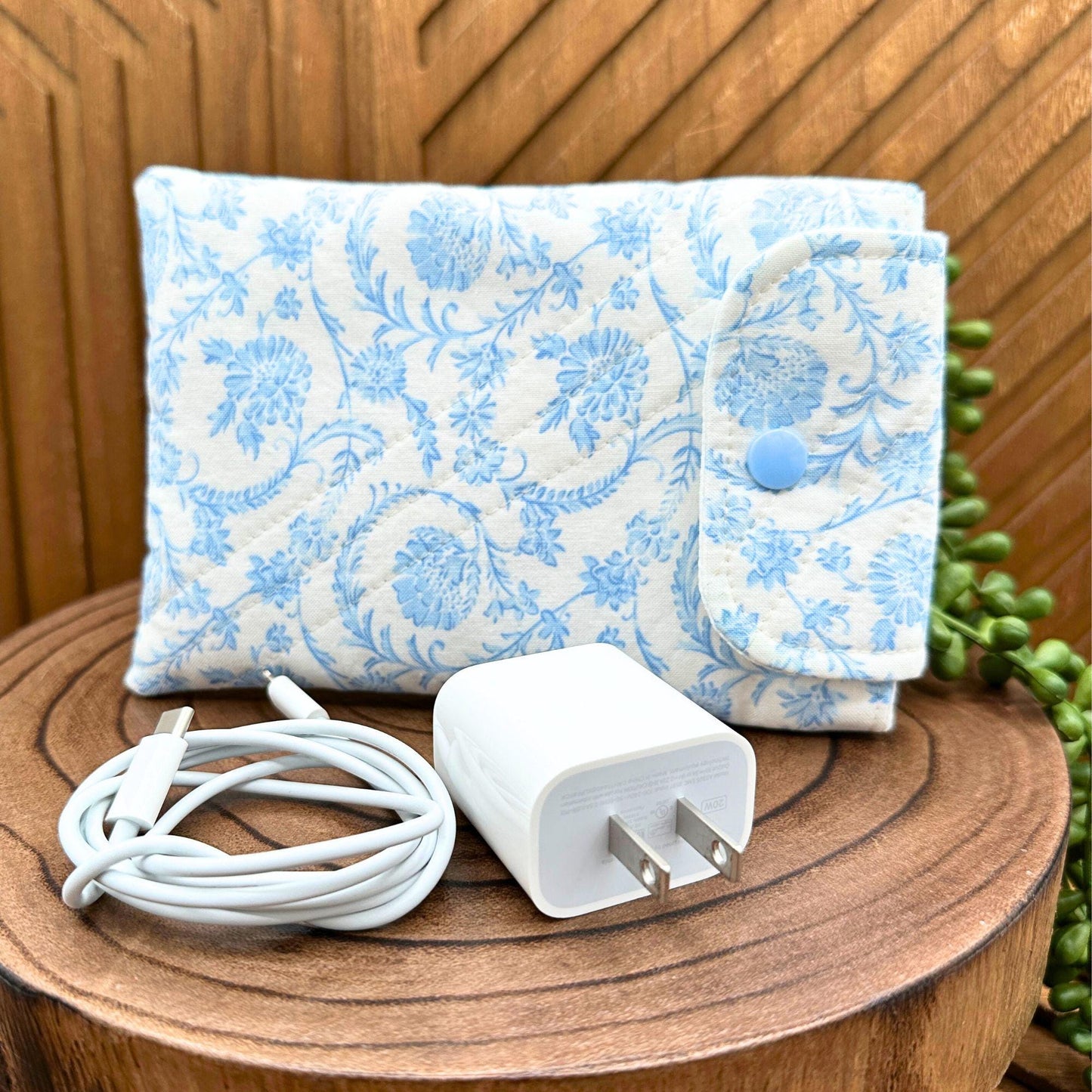 Kindle Basic Sleeve - Elegant Antique Print Tablet Case - Multi-Functional Pouch for Kindle & More