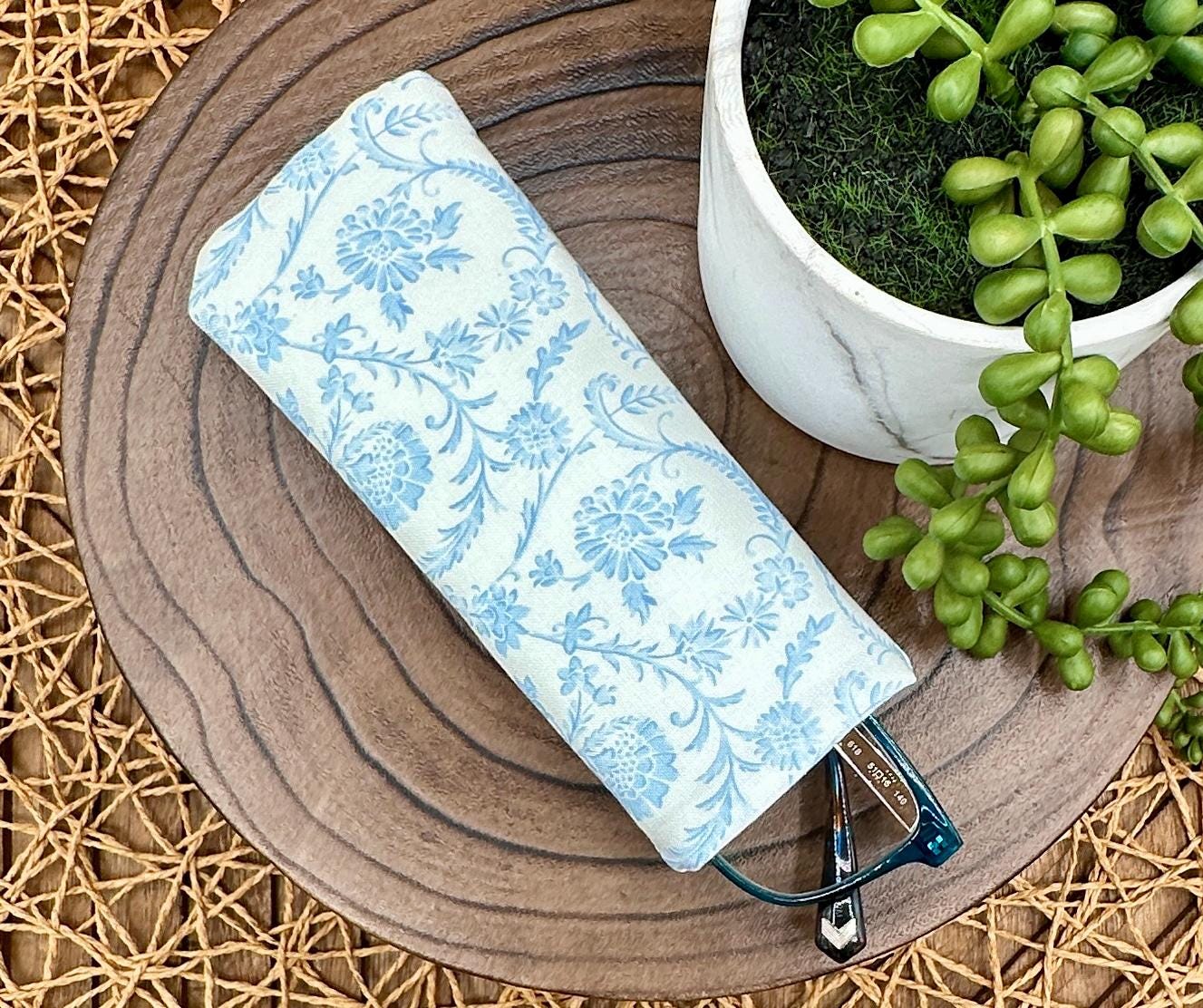 Kindle Basic 11th Generation Sleeve & Eyeglass Case Set – Elegant Pastel Blue Antique Floral Design, Padded Foam Protection