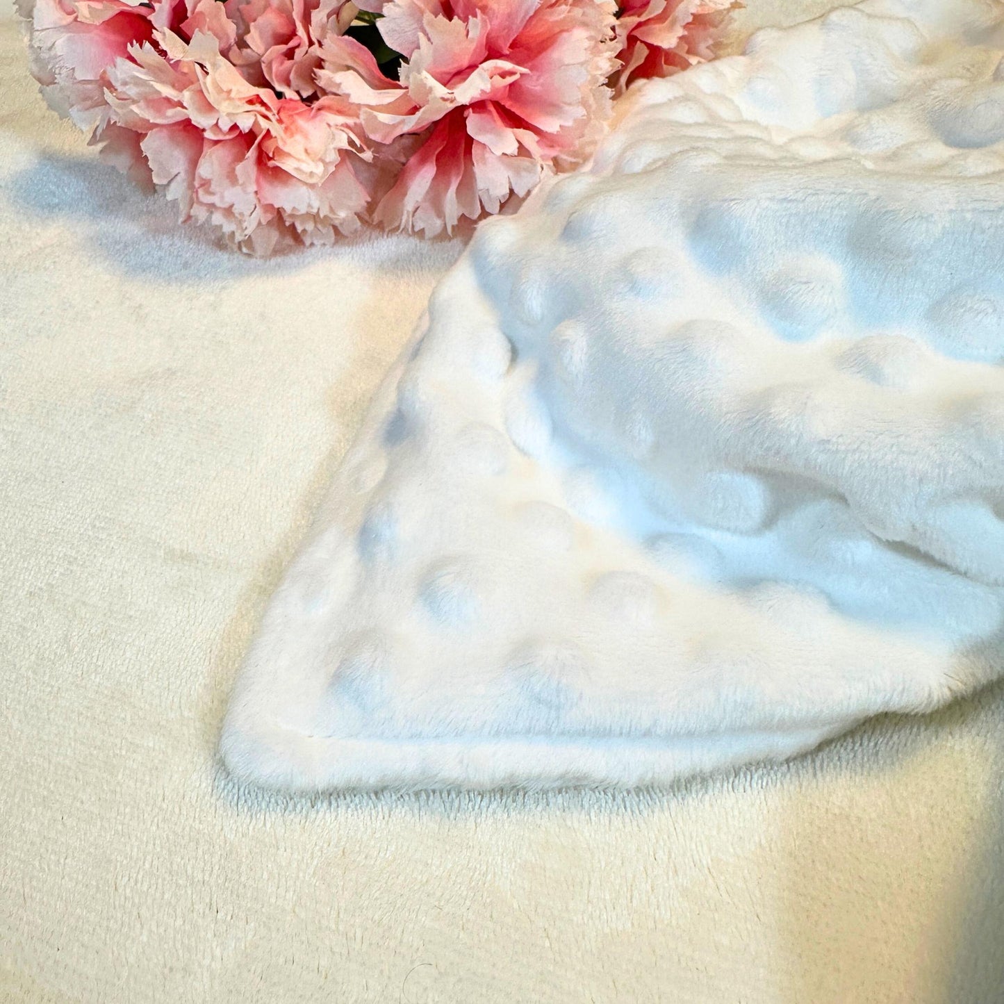Classic White Dot Minky Baby Lovey – Ideal for On-the-Go Snuggles, Baby Comfort and Security, Portable Reassurance, snuggle buddy