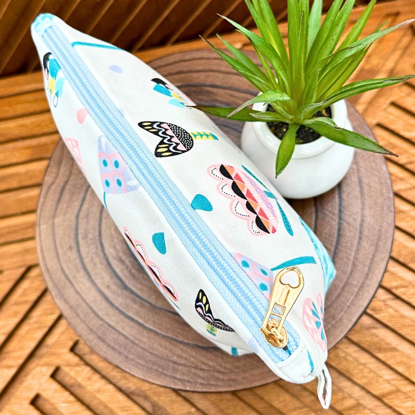 Boho Beauty Makeup Bag: Fun Floral Travel Pouch for Cosmetics and Everyday Items