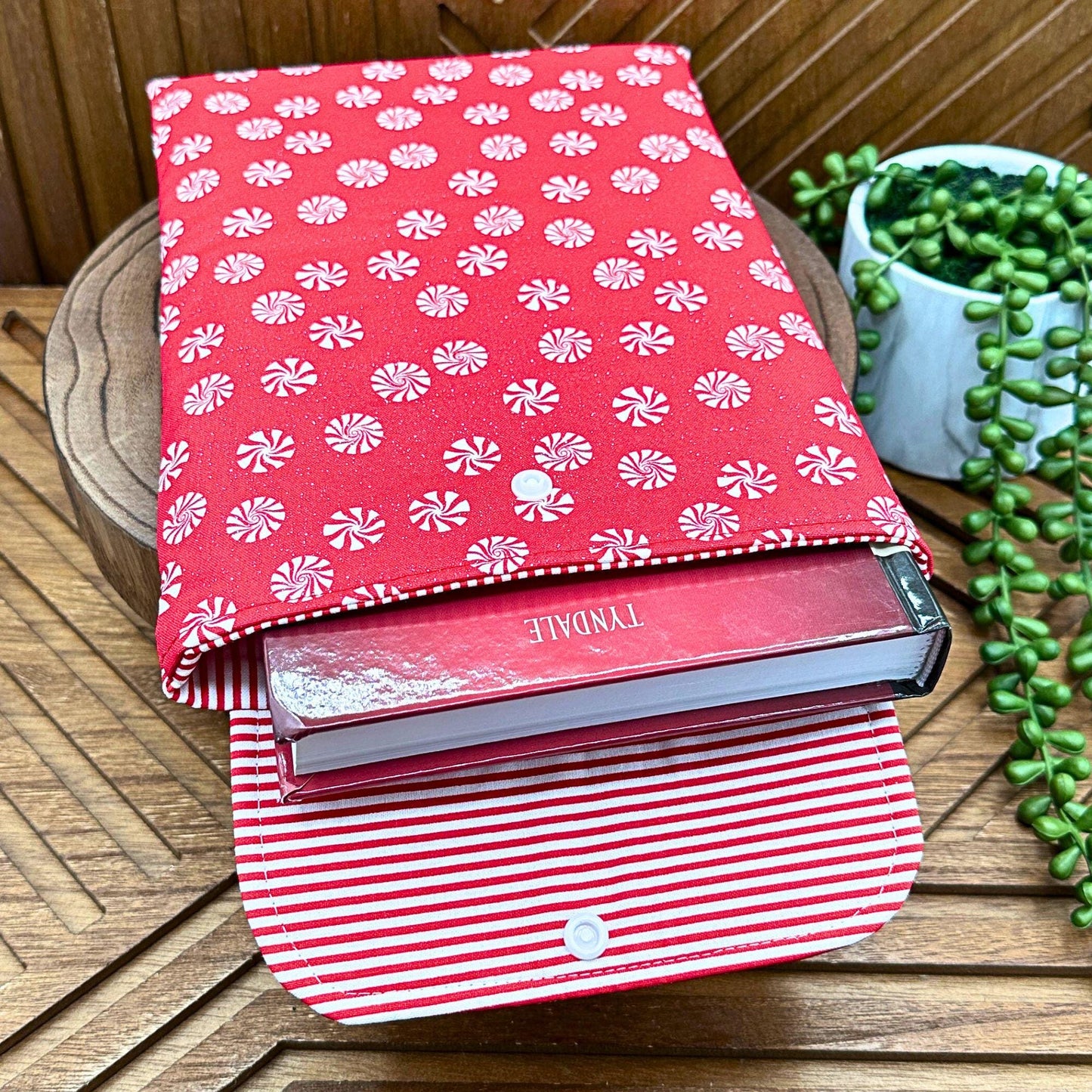 Red iPad Sleeve with Glittery Snow & Peppermint Candy Print - Festive Christmas Tablet Case, IPAD pouch, book sleeve, IPAD padded protection
