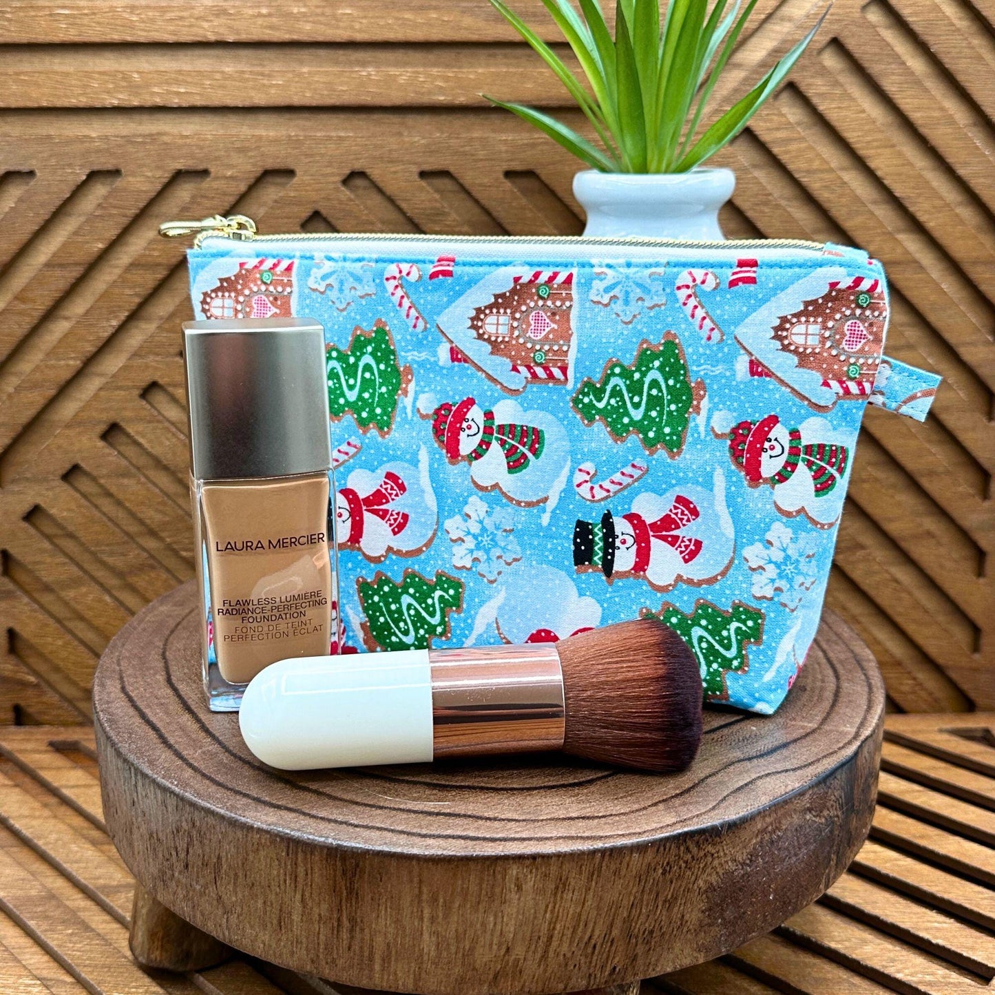 Essential Holiday Pouches for Beauty and Tech Lovers – Perfect Present! makeup bag