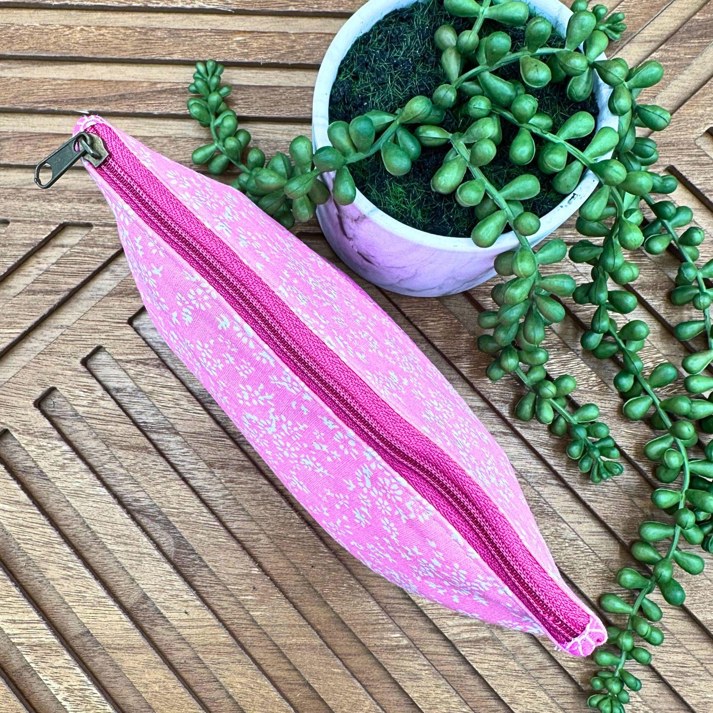 Chic Boho Pink Scrappy Makeup Bag - Perfect for Accessories and Cosmetics