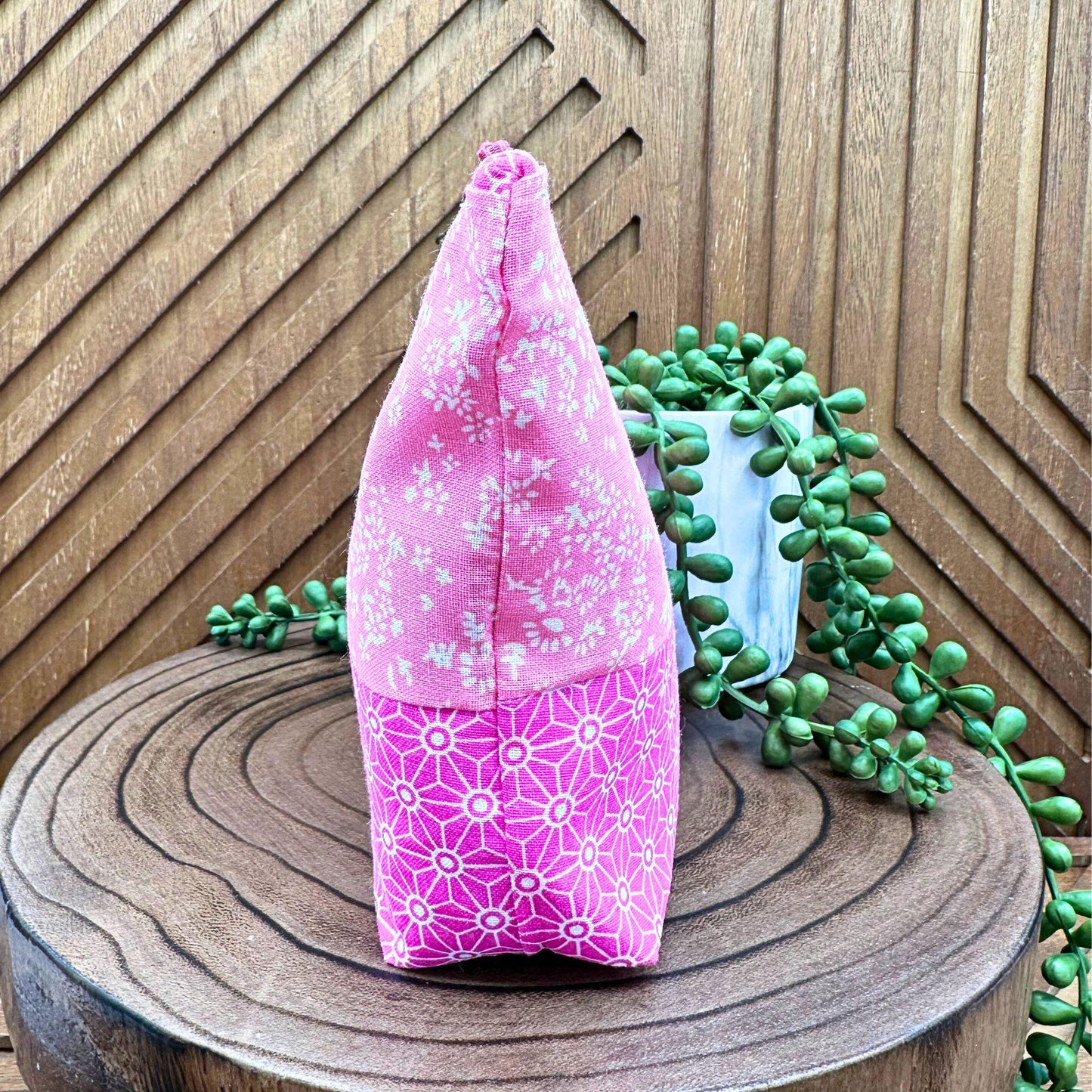 Chic Boho Pink Scrappy Makeup Bag - Perfect for Accessories and Cosmetics