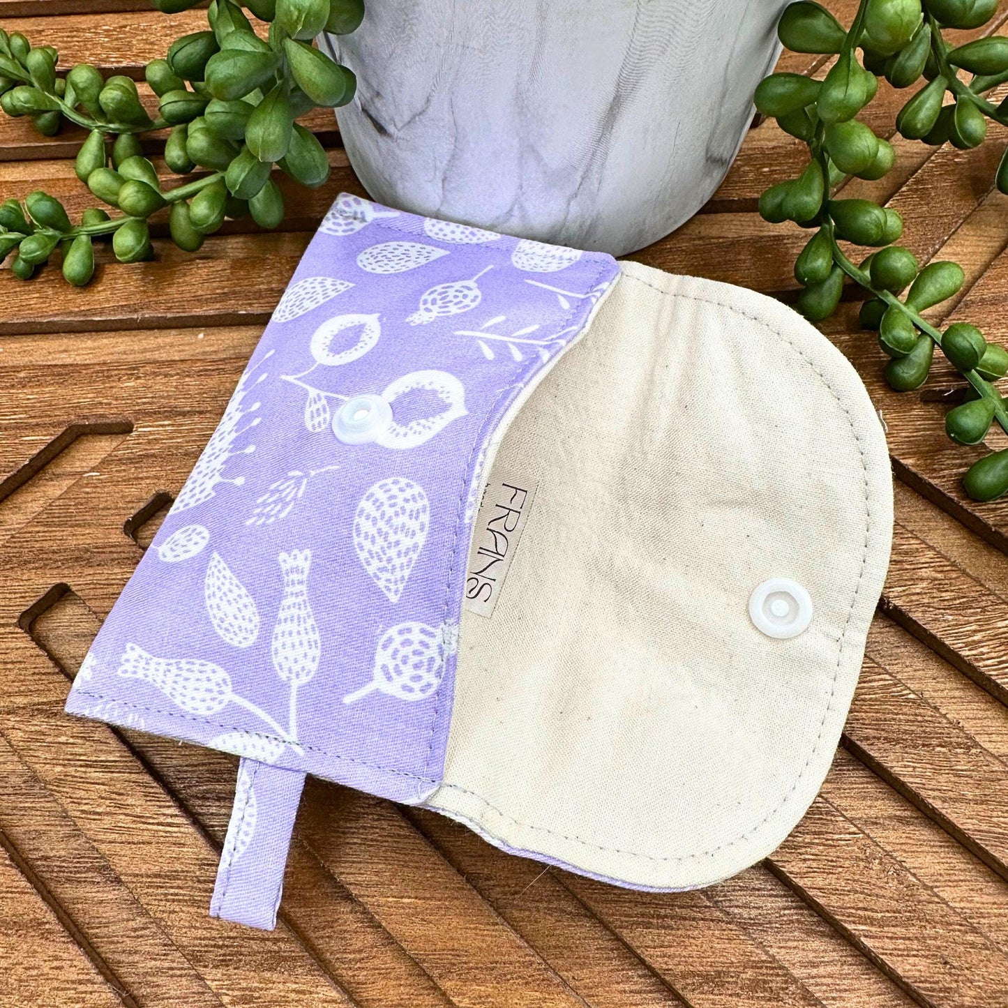 Stylish Lilac Floral Makeup Bag Set: Organize Your Travel and Daily Life
