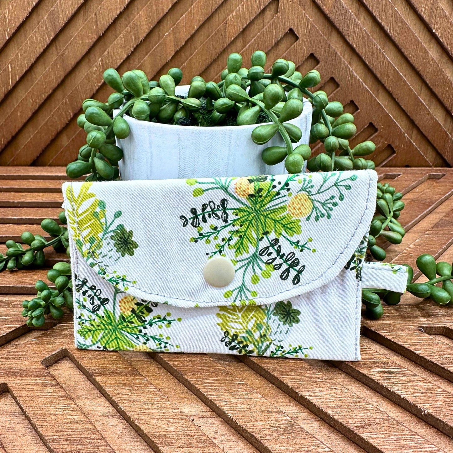 Stylish Boho Green Sprigs Makeup Bag Set – Perfect for Travel and Everyday Use