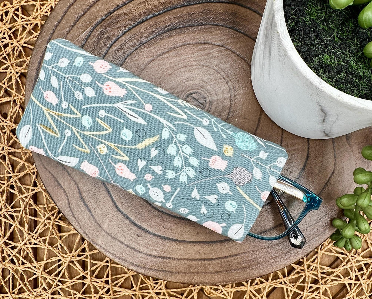 Kindle Basic 11th Generation Sleeve & Eyeglass Case Set โ Serene Sage Green Floral Design, foam padded protection