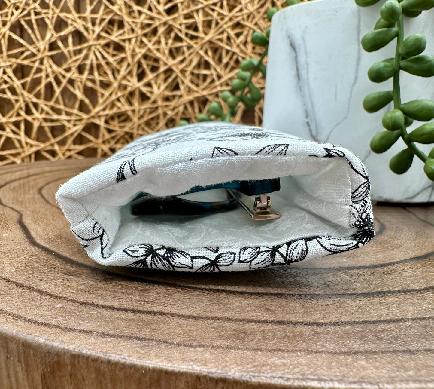 Kindle Basic 11th Generation Sleeve & Eyeglass Case Set โ White Fabric with Black Floral Print, Elegant and Timeless, foam padded protection
