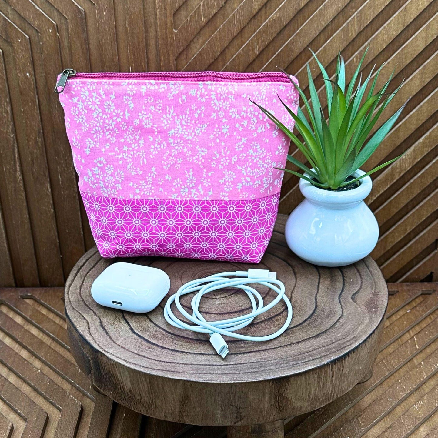 Chic Boho Pink Scrappy Makeup Bag - Perfect for Accessories and Cosmetics