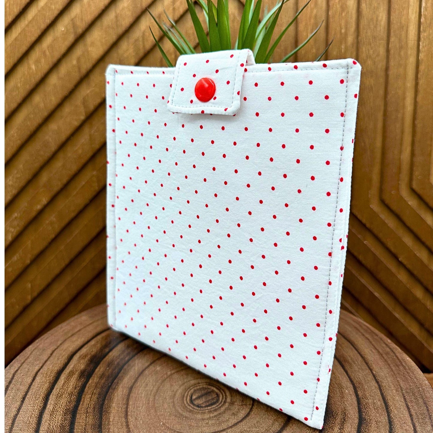 Kindle Sleeve - White Polka Dot Pouch: Stylish Protection for Your Kindle or Favorite Book, E-reader pouch, book sleeve, Kindle case