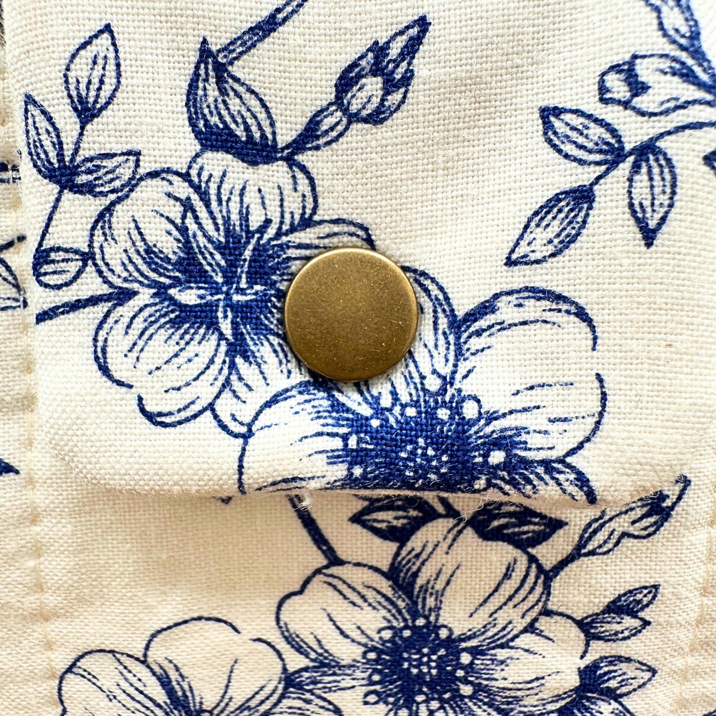 Kindle Basic 10th Generation Sleeve - Elegant Blue Floral Print Tablet Case - Multi-Functional Pouch for Kindle & More