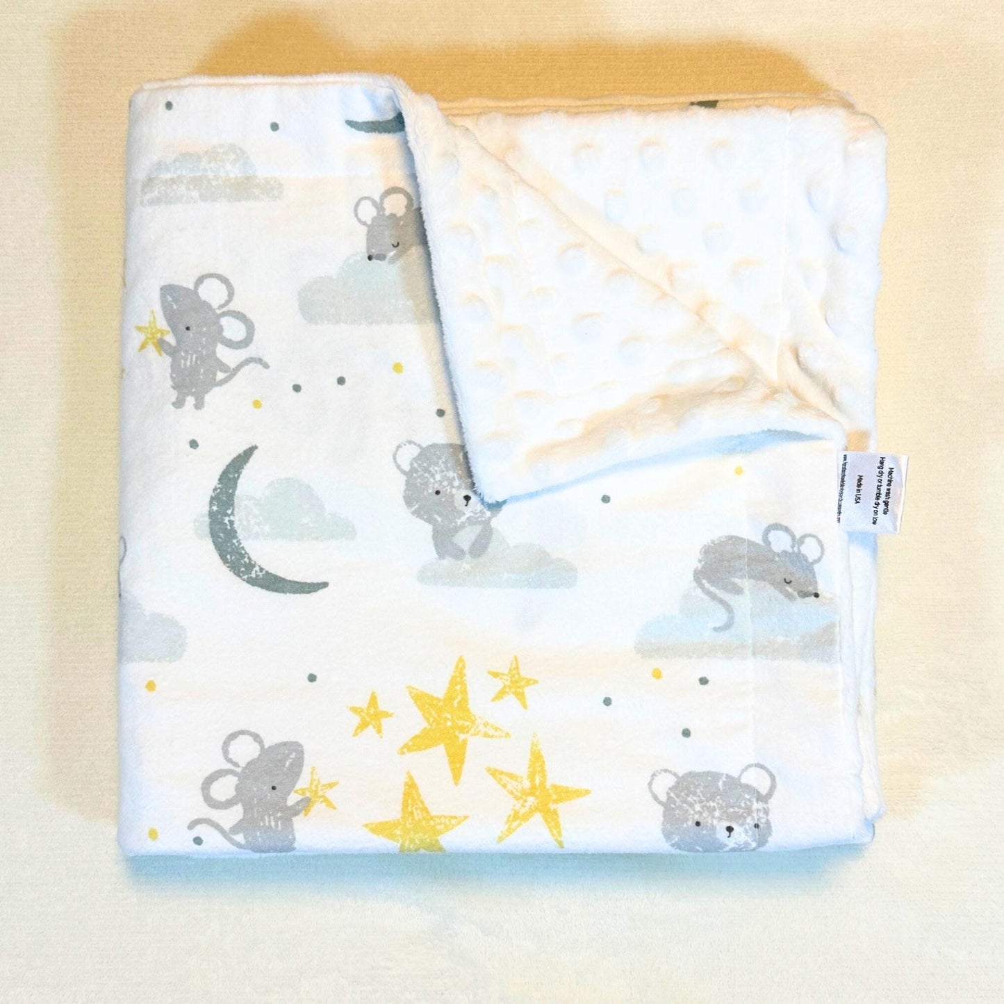 Whimsical Mice Dreams: Cozy Baby Blanket with Matching Bib & Burp Cloth