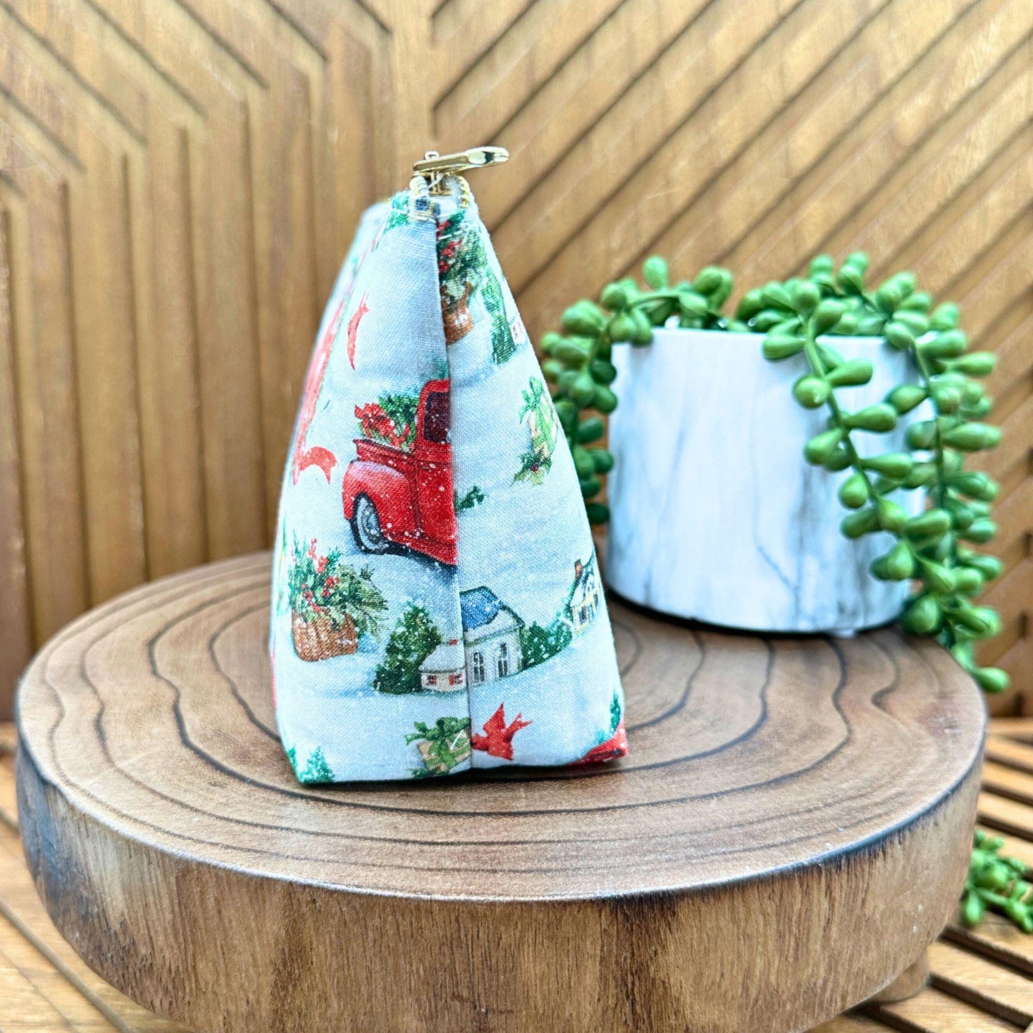 Vintage Farm Truck Holiday Makeup Bag - Chic Red Storage Bag for Travel and Everyday Use