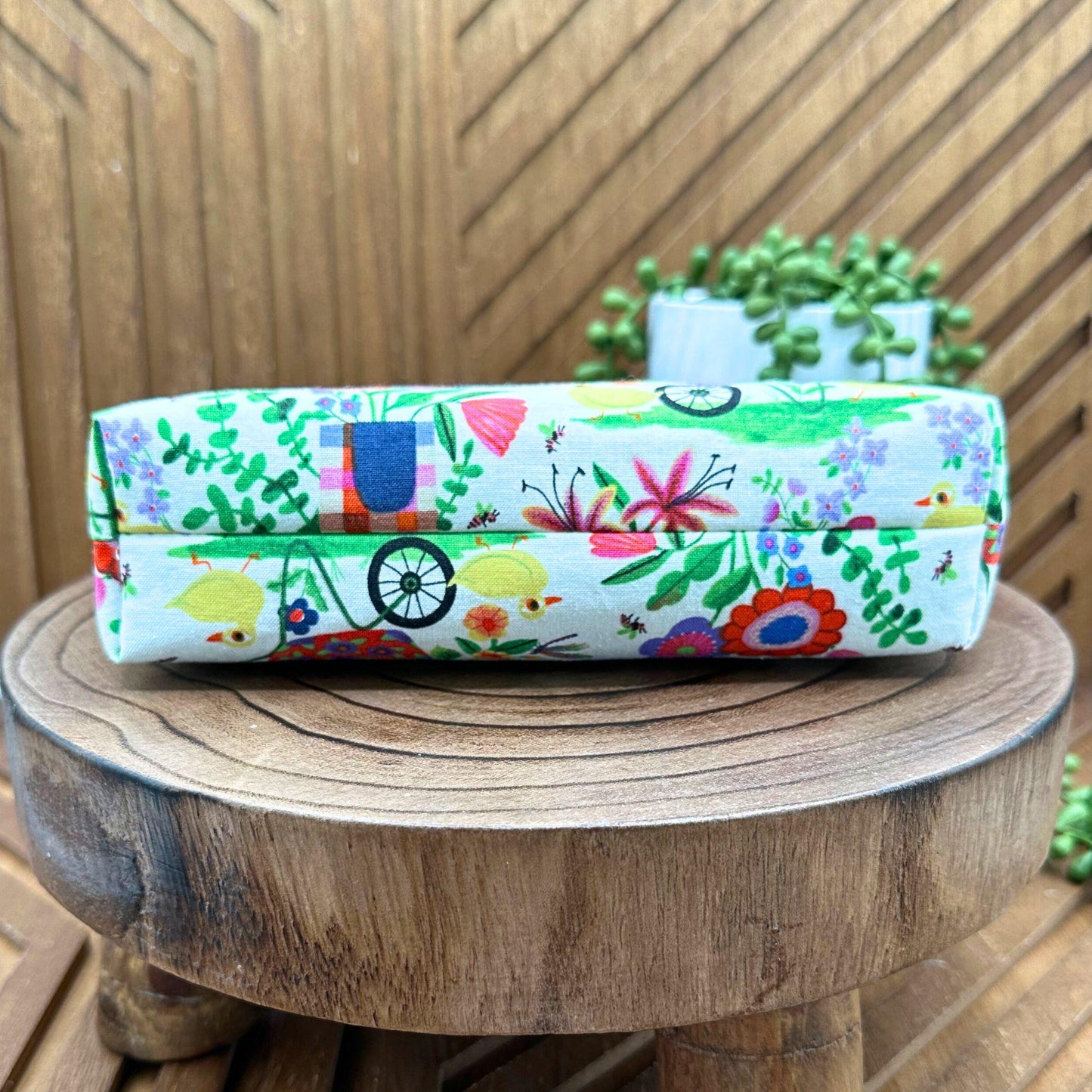 Charming Farmyard Travel Makeup Bag - Luxe Organizer and Cosmetics Pouch