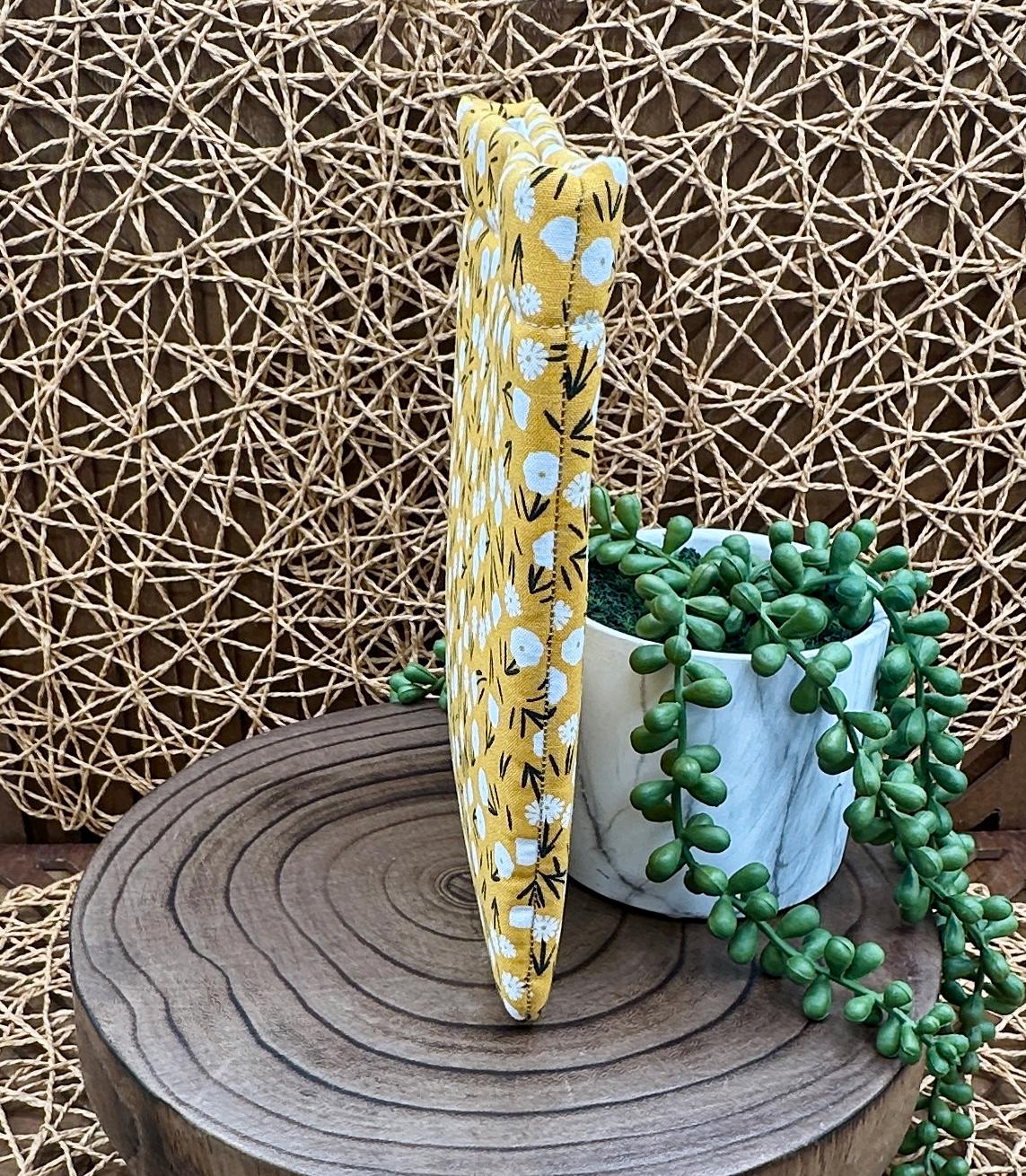 Kindle Basic 11th Generation Sleeve & Eyeglass Case Set β Sunny Yellow with White Floral Charm, foam padded protection