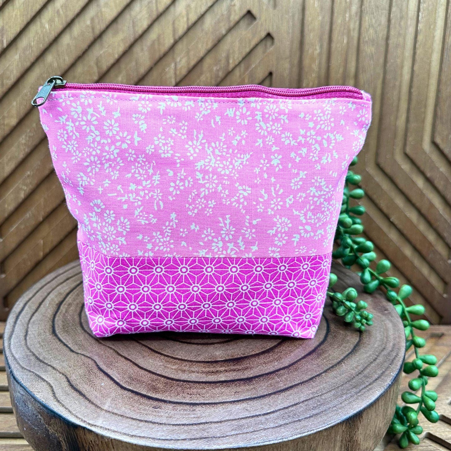 pink scrappy zippered make up bag