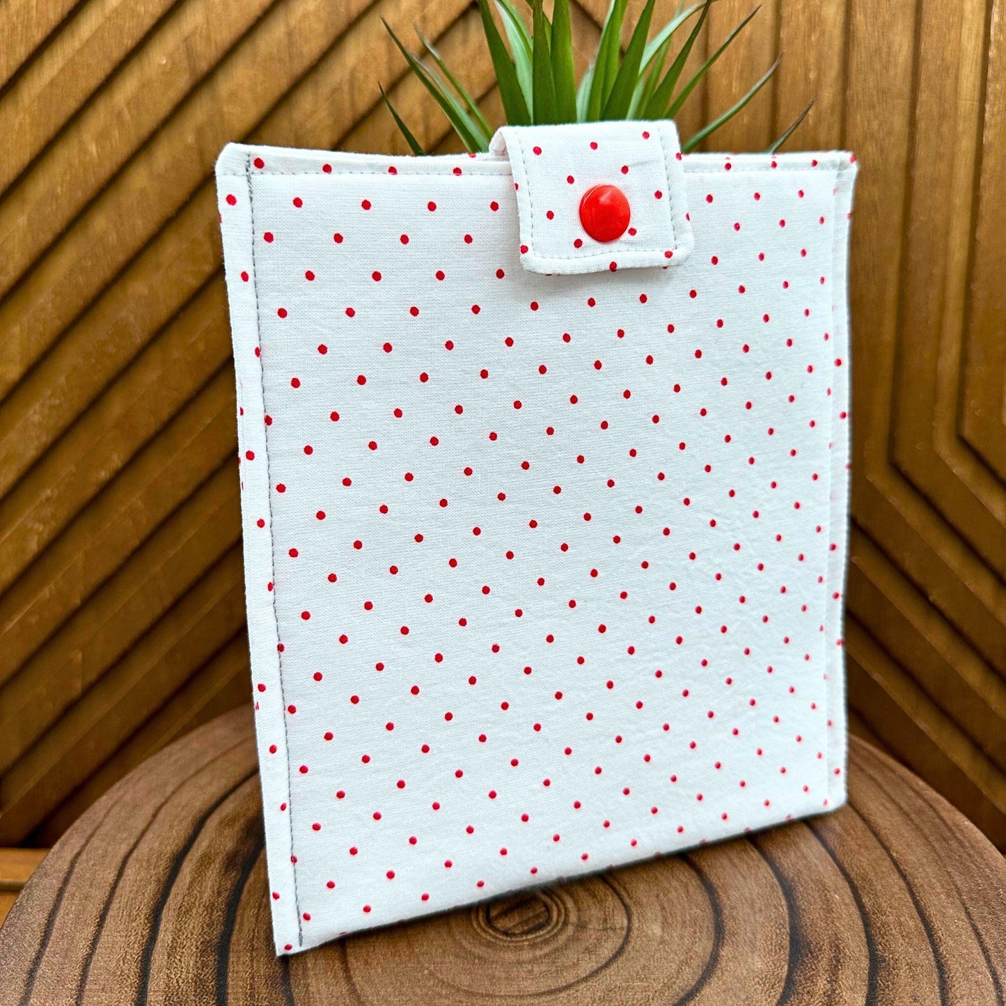 Kindle Sleeve - White Polka Dot Pouch: Stylish Protection for Your Kindle or Favorite Book, E-reader pouch, book sleeve, Kindle case