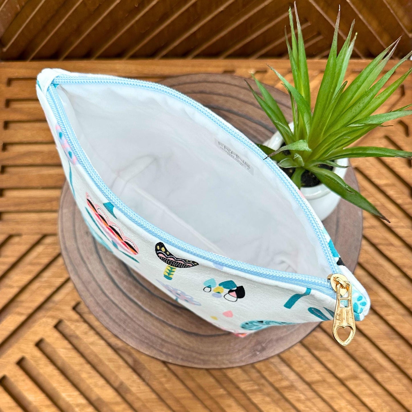 Boho Beauty Makeup Bag: Fun Floral Travel Pouch for Cosmetics and Everyday Items