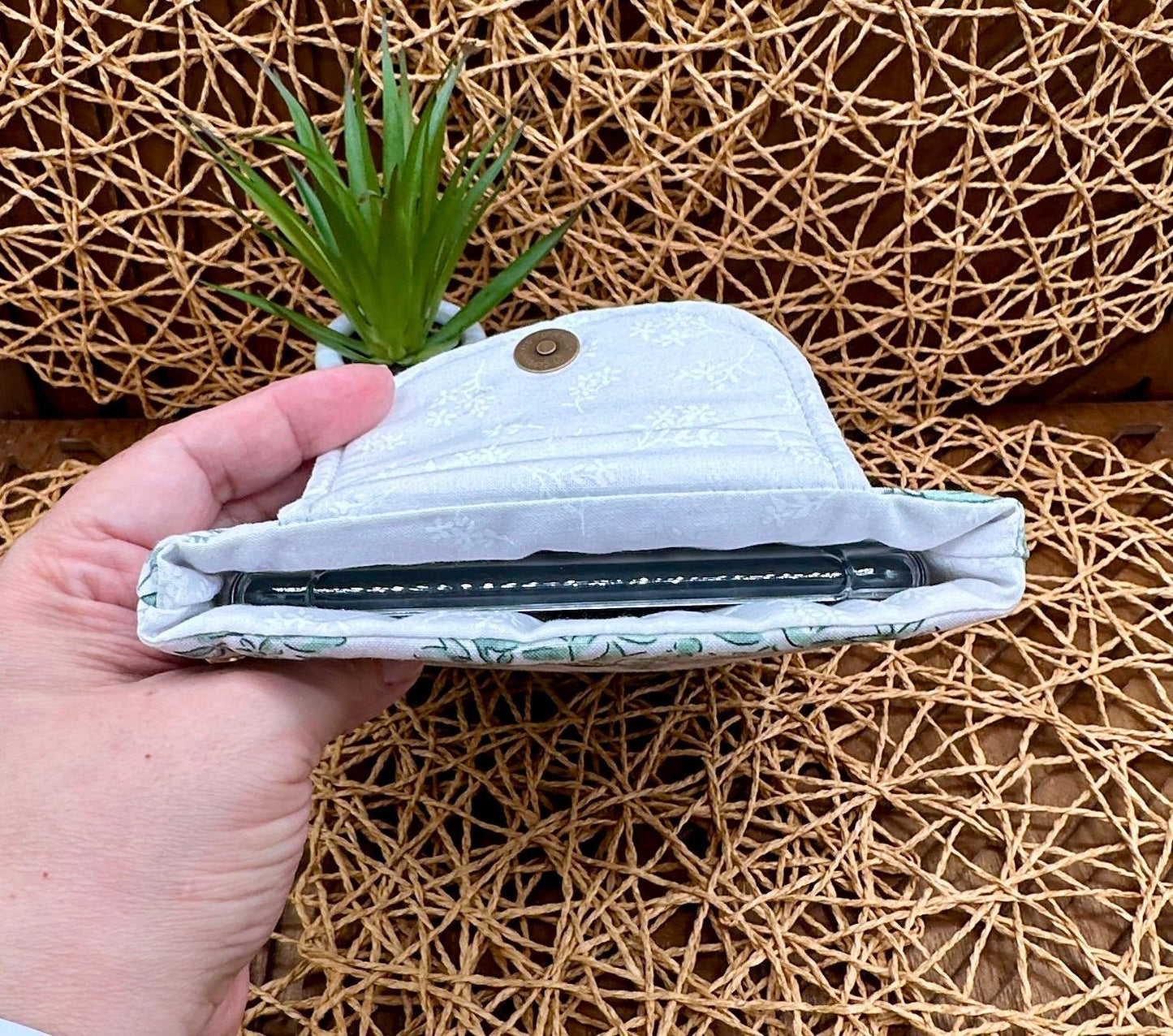 Kindle Paperwhite Sleeve - White with Vintage Green Floral Print, Feminine Foam Padded Device Cover, Add Snap and personalization!