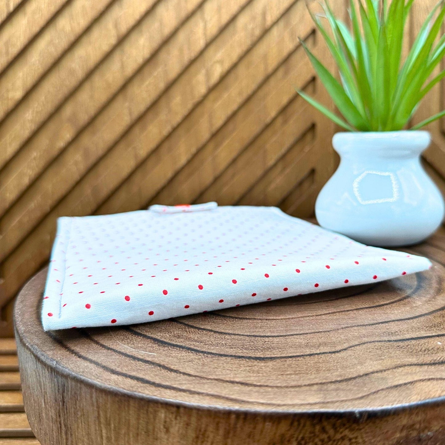 Kindle Sleeve - White Polka Dot Pouch: Stylish Protection for Your Kindle or Favorite Book, E-reader pouch, book sleeve, Kindle case