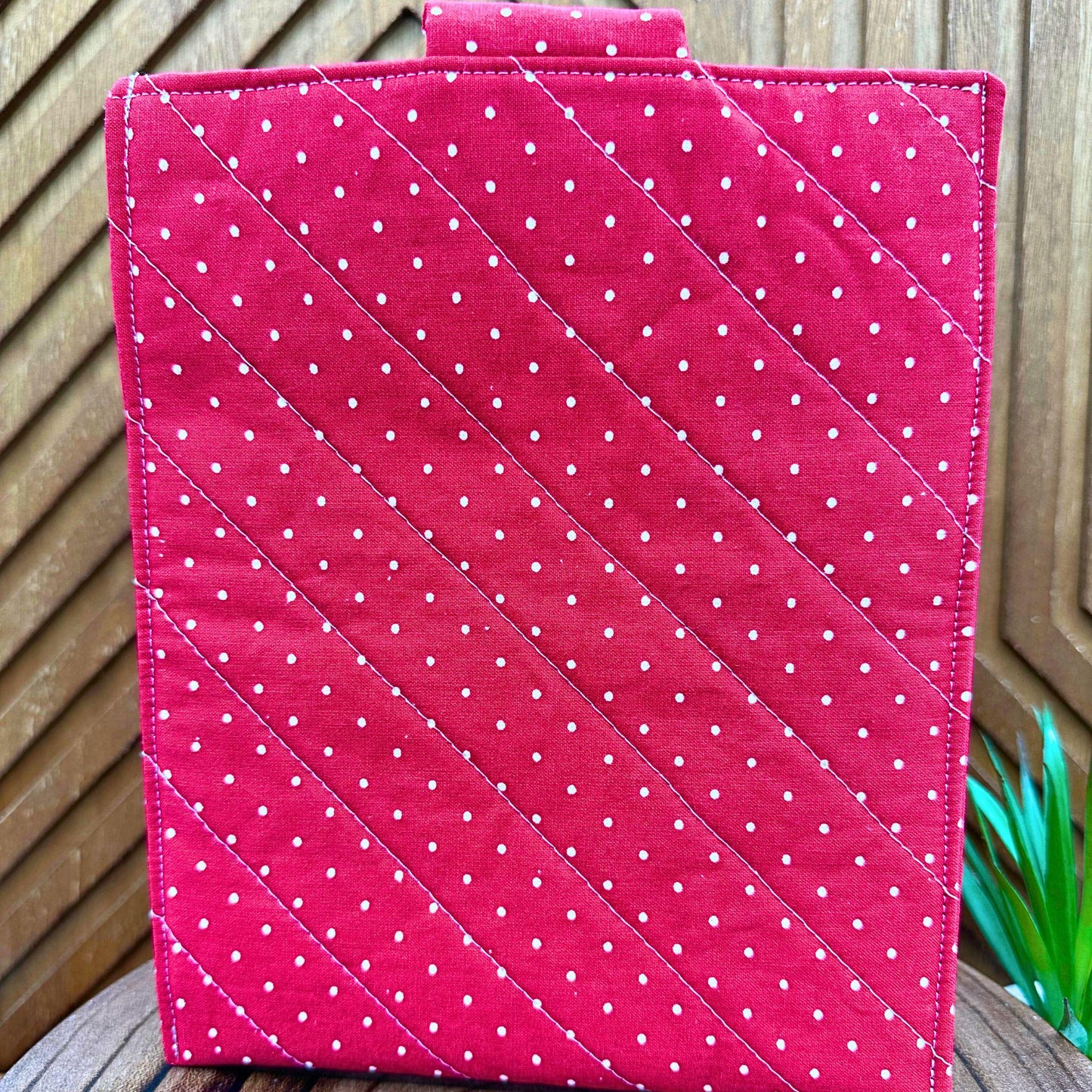 Kindle Sleeve - Chic Red Polka Dot Quilted Pouch for Books and Gadgets – Stylish Travel Organizer