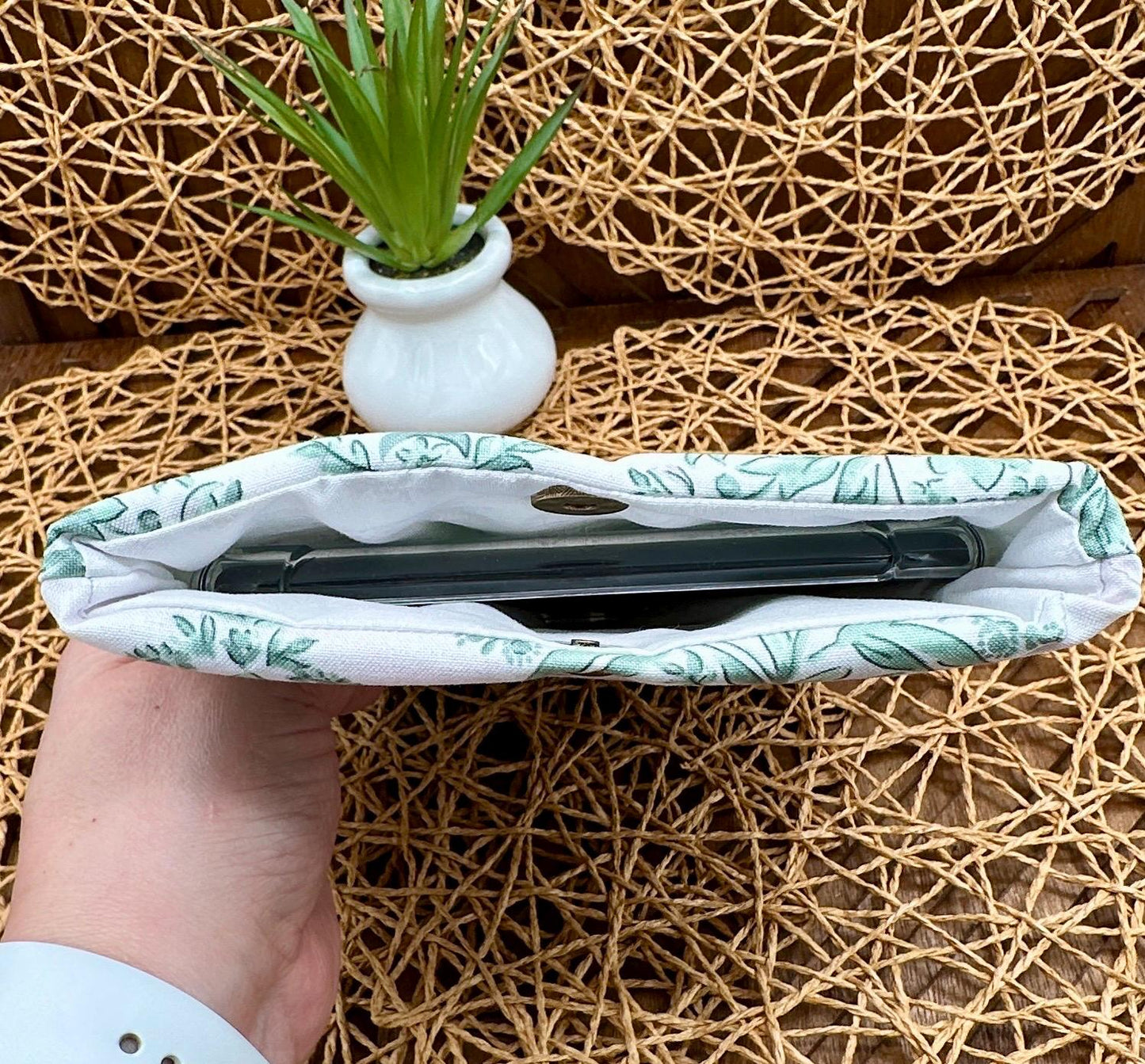Kindle Paperwhite Sleeve - White with Vintage Green Floral Print, Feminine Foam Padded Device Cover, Add Snap and personalization!