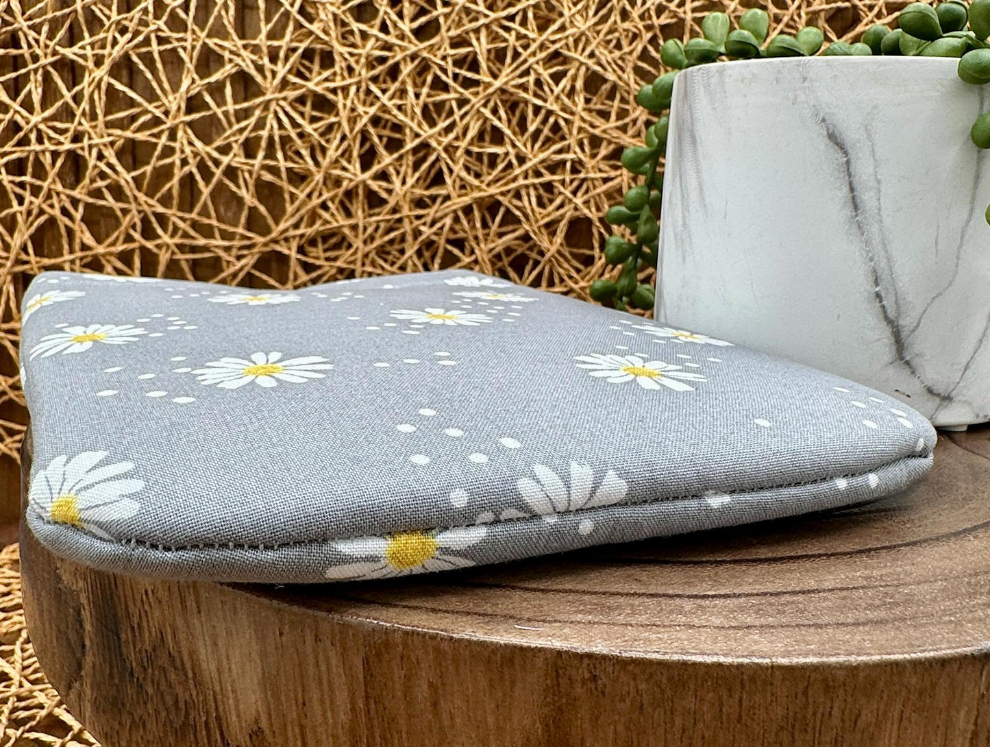 Kindle Basic 11th Generation Sleeve & Eyeglass Case Duo โ Gray Daisy Charm, foam padded protection