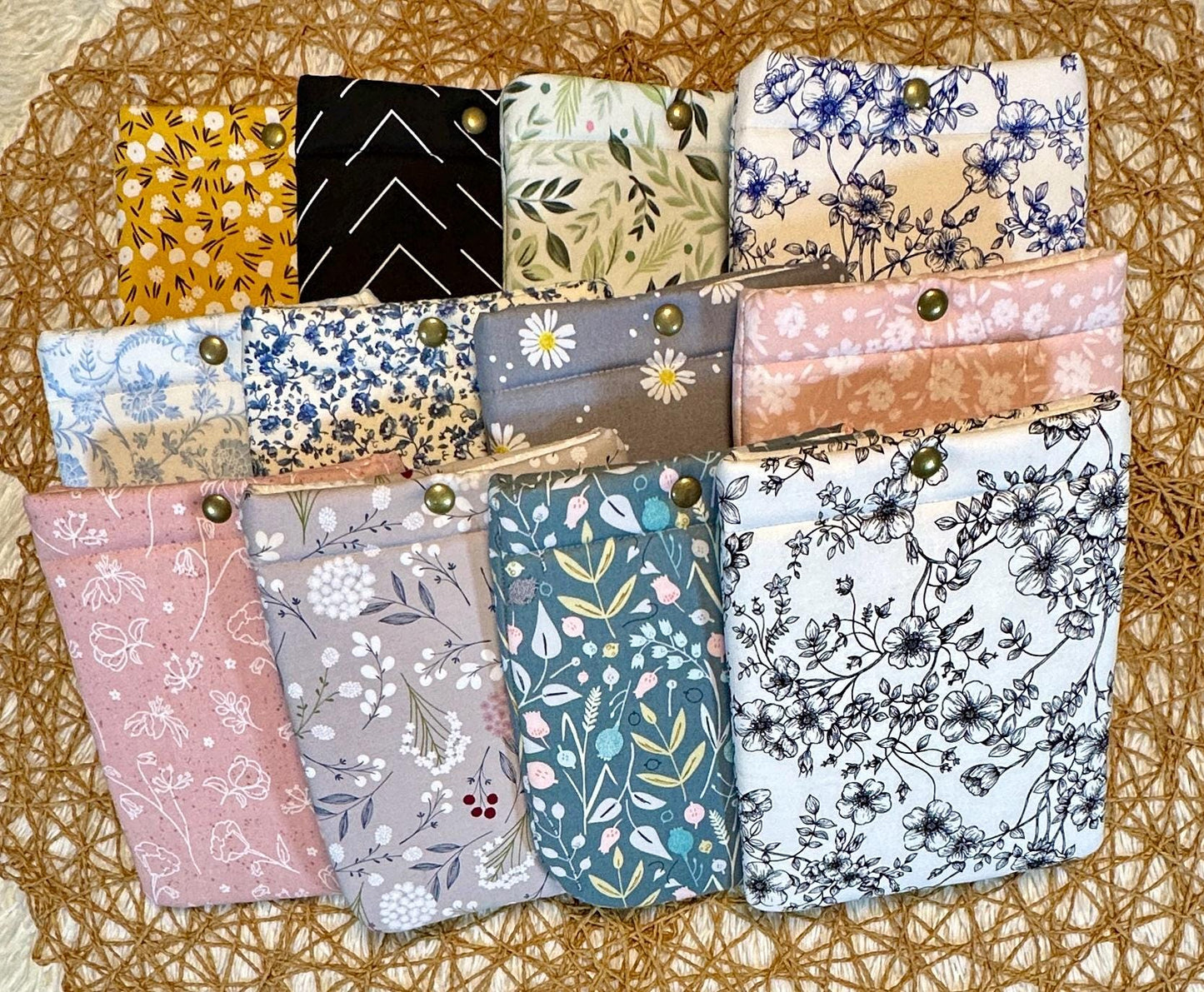 Kindle Basic 11th Generation Sleeve & Glasses Case β Romantic Pink Floral Design, Soft and Foam Padded Protection
