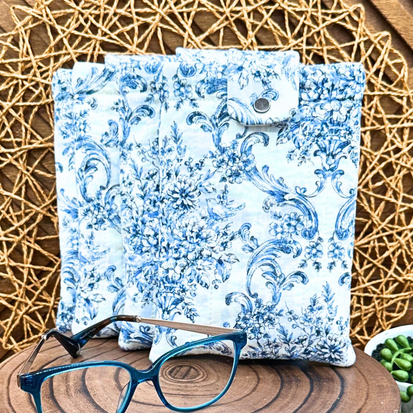 Kindle Basic 10th Generation Sleeve - Elegant Blue Floral and Bird Antique Print Tablet Case - Multi-Functional Pouch for Kindle & More