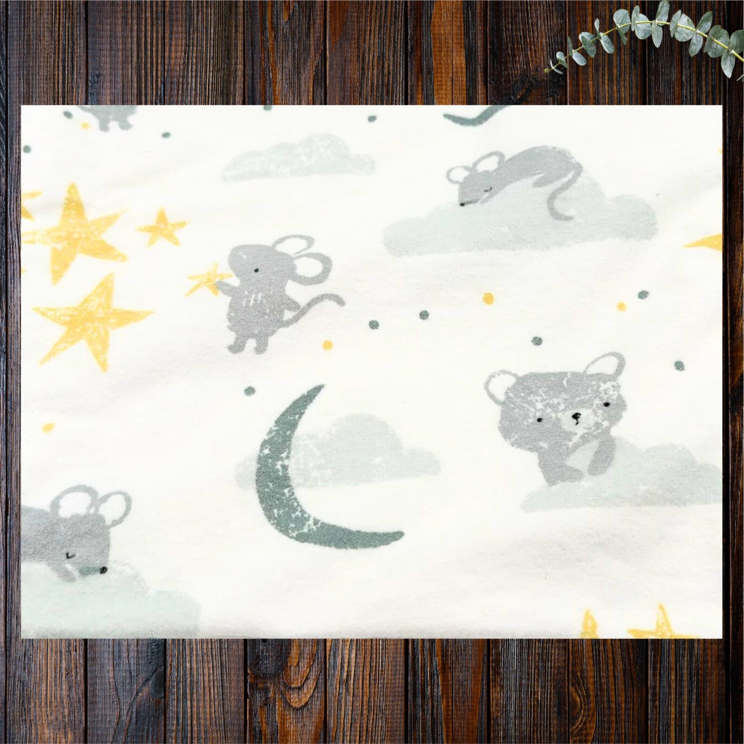 Whimsical Mice Dreams: Cozy Baby Blanket with Matching Bib & Burp Cloth