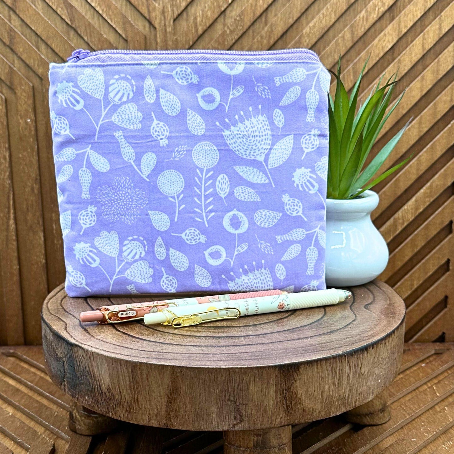 Stylish Lilac Floral Makeup Bag Set: Organize Your Travel and Daily Life