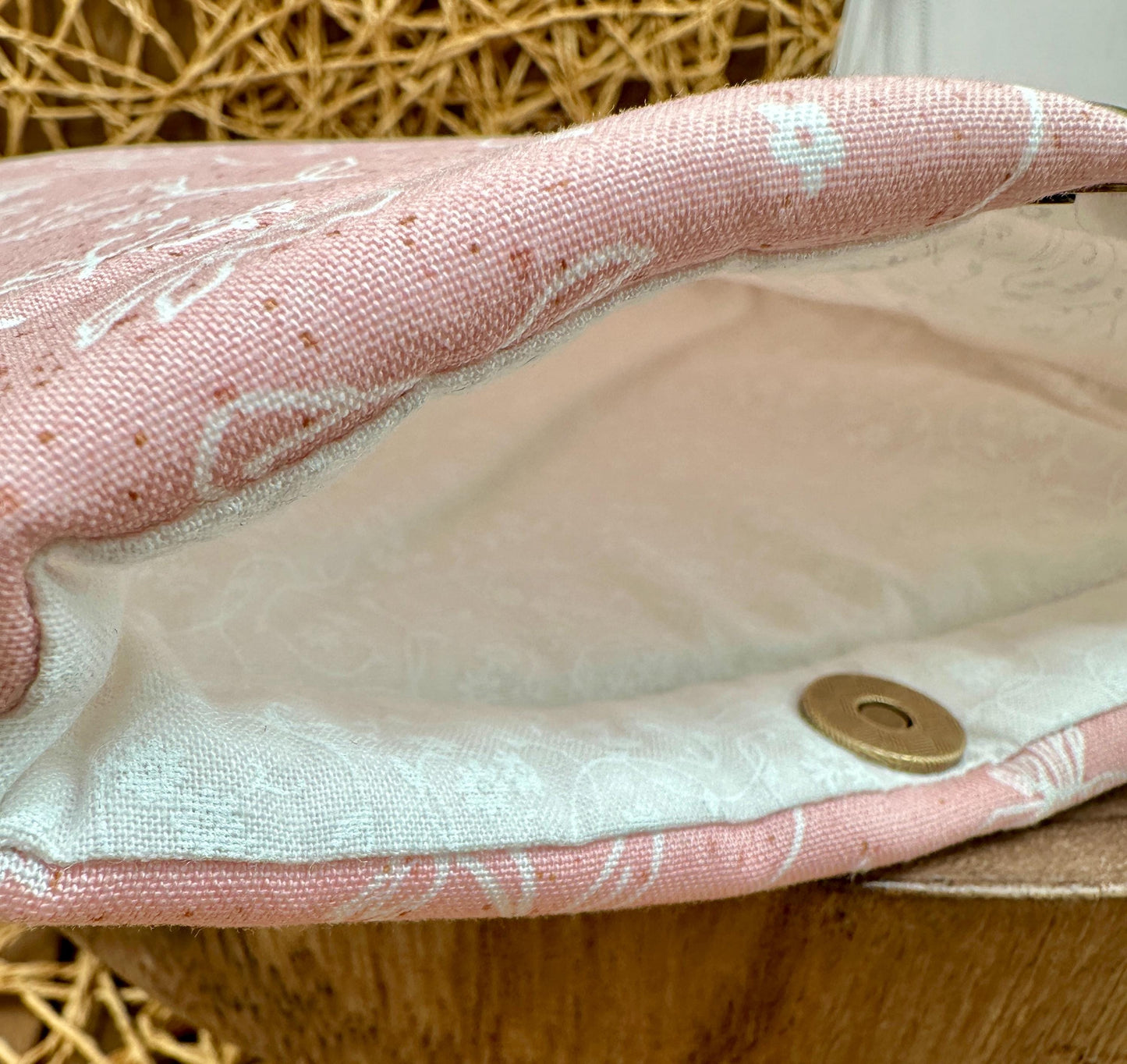 Kindle Basic 11th Generation Sleeve & Glasses Case β Romantic Pink Floral Design, Soft and Foam Padded Protection