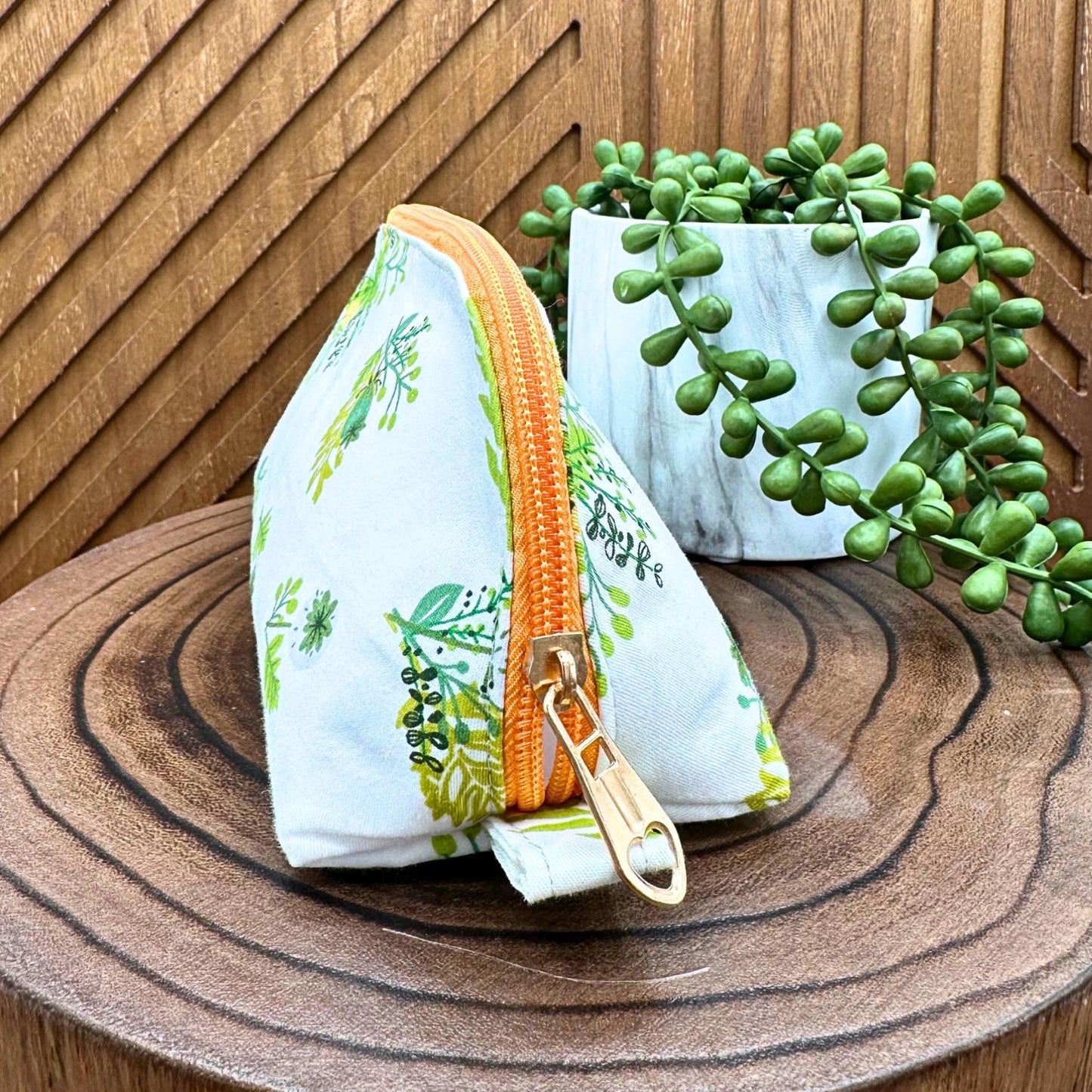 Stylish Boho Green Sprigs Makeup Bag Set – Perfect for Travel and Everyday Use