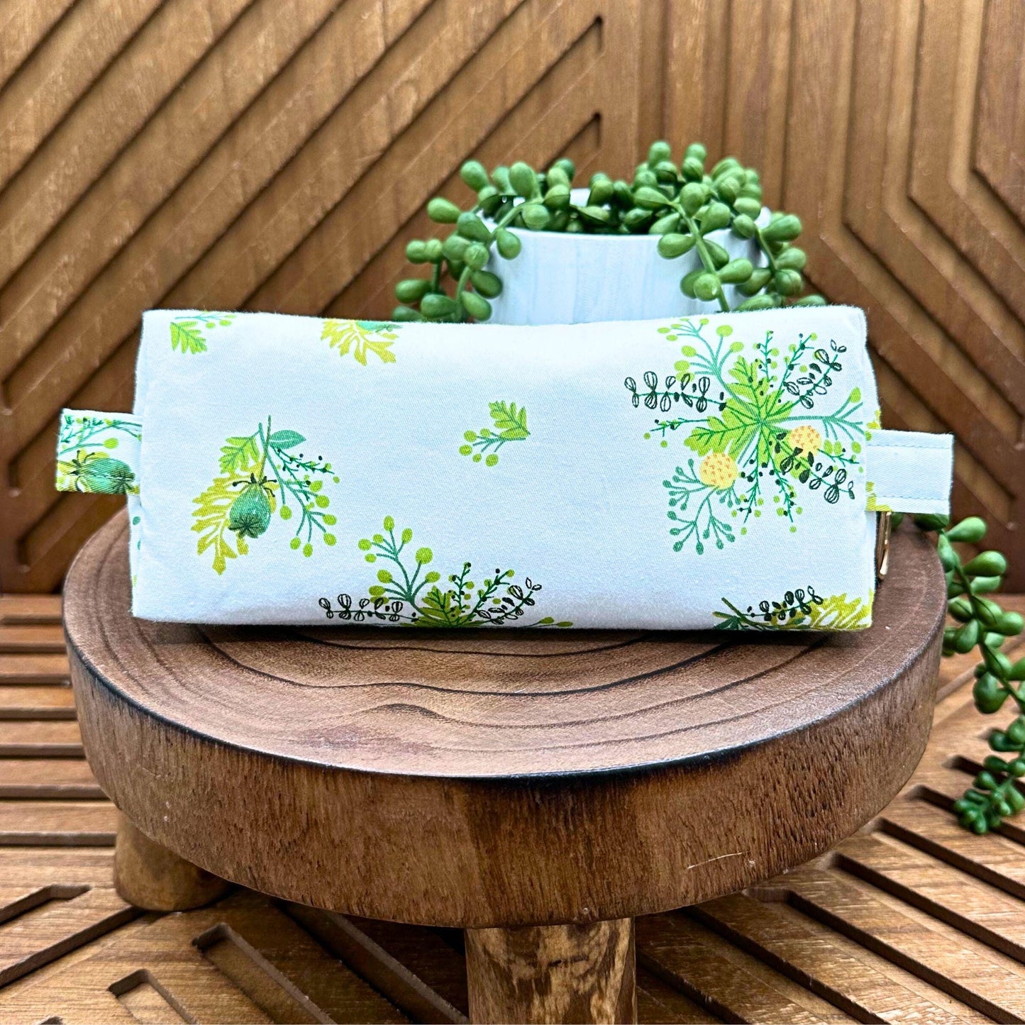 Stylish Boho Green Sprigs Makeup Bag Set – Perfect for Travel and Everyday Use