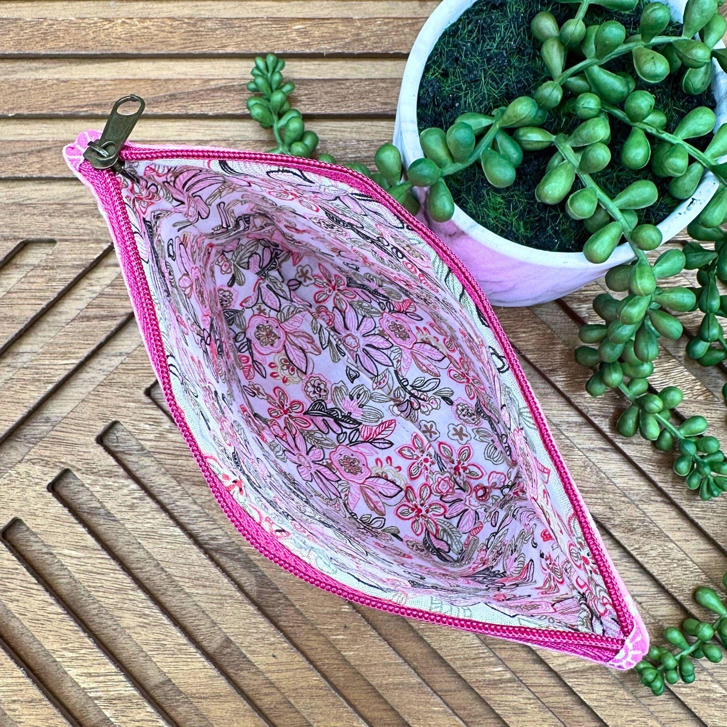 Chic Boho Pink Scrappy Makeup Bag - Perfect for Accessories and Cosmetics