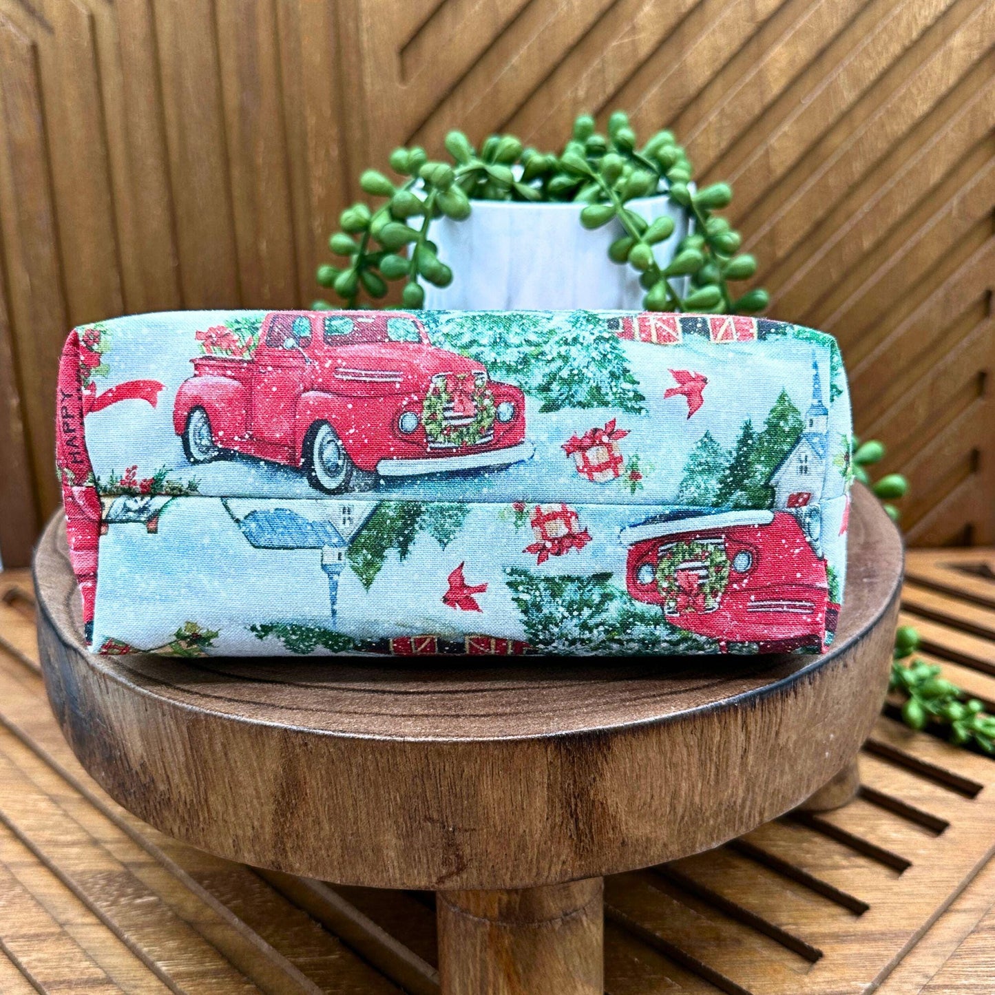 Vintage Farm Truck Holiday Makeup Bag - Chic Red Storage Bag for Travel and Everyday Use