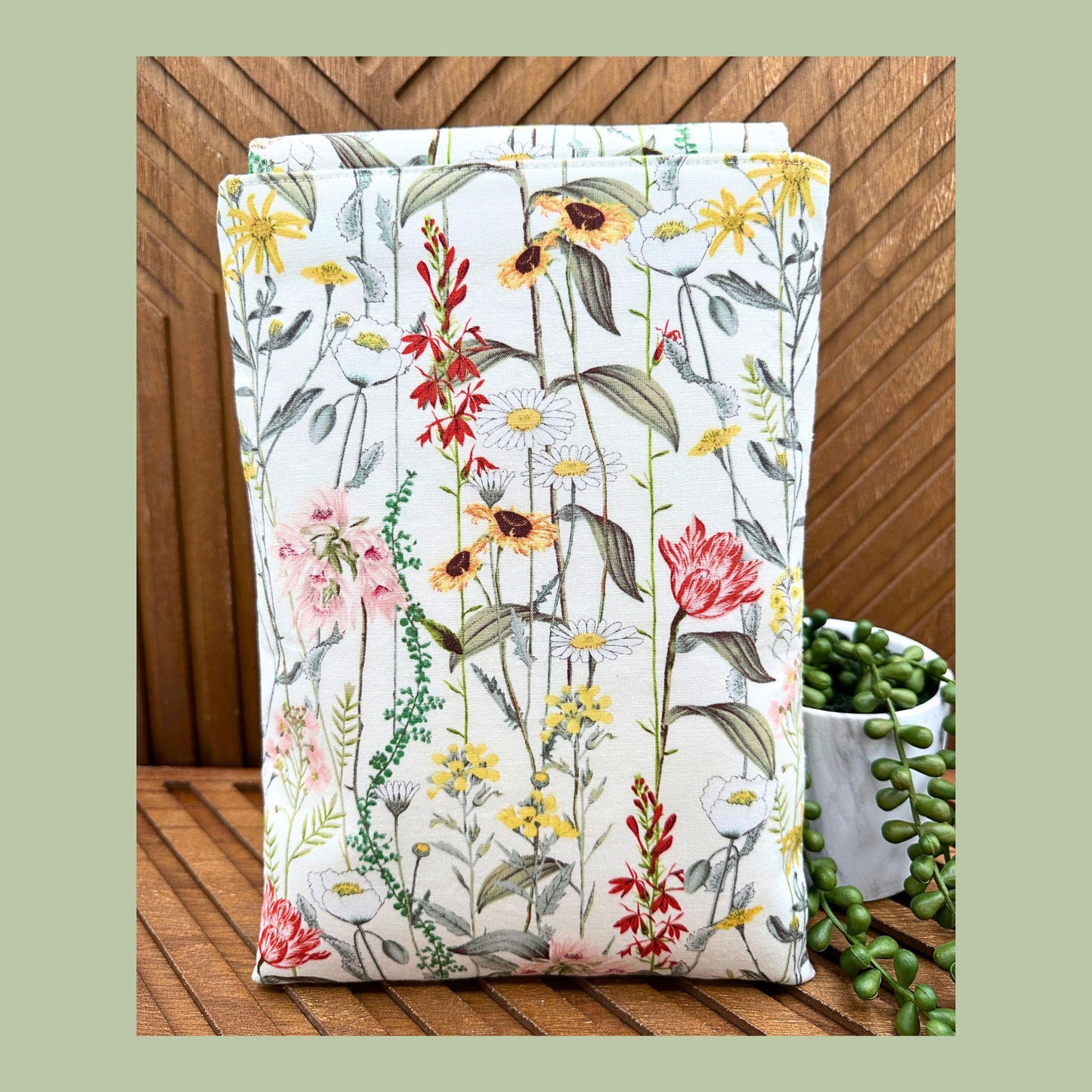 IPAD Sleeve - Floral Print iPad Pouch - Unique Gift Idea for Book Lovers & Tech Enthusiasts