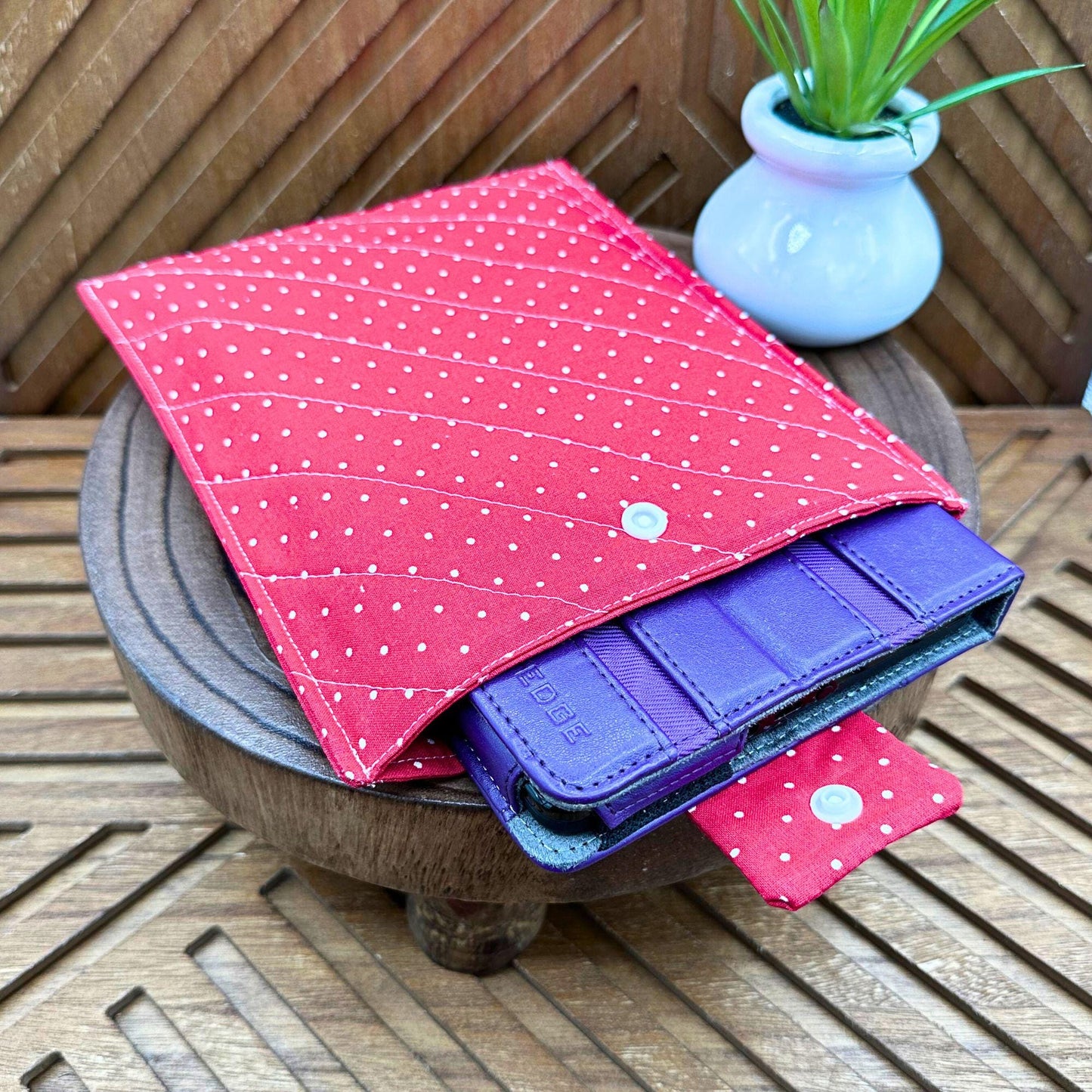Kindle Sleeve - Chic Red Polka Dot Quilted Pouch for Books and Gadgets – Stylish Travel Organizer