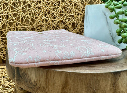 Kindle Basic 11th Generation Sleeve & Glasses Case – Romantic Pink Floral Design, Soft and Foam Padded Protection