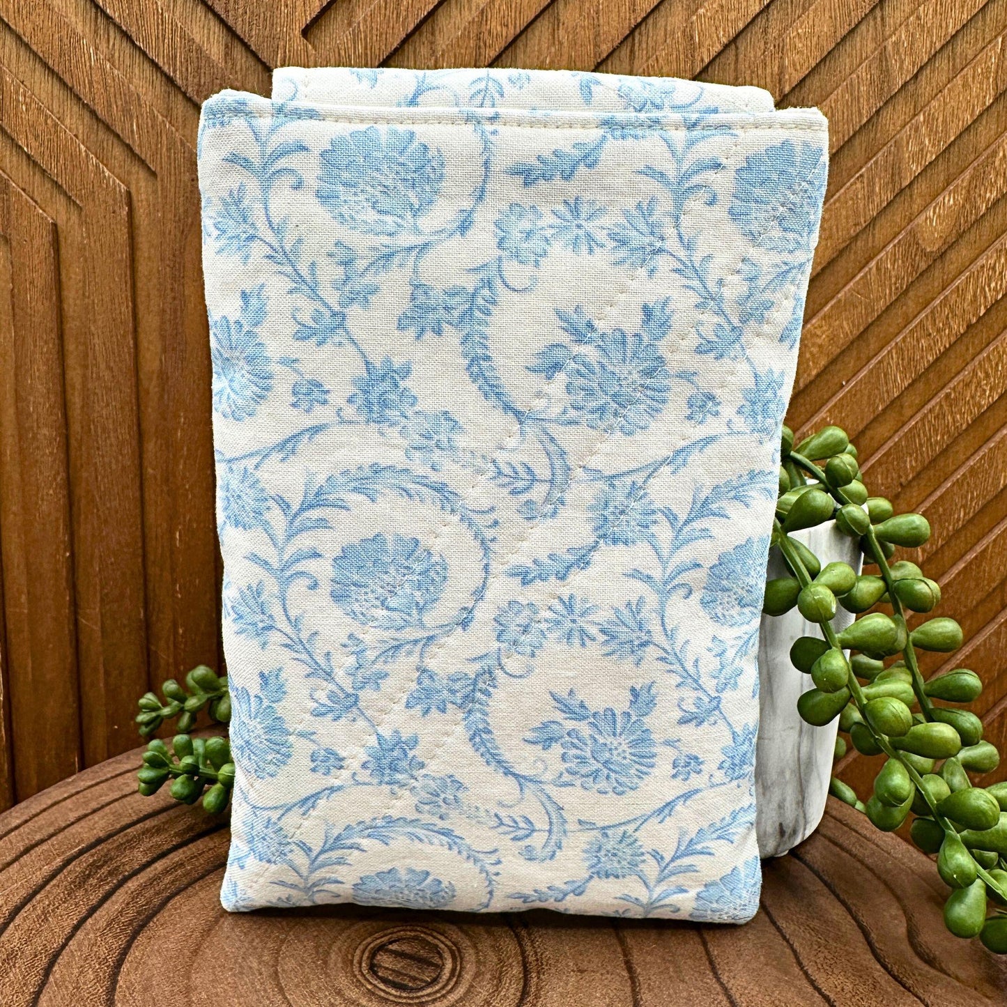 Kindle Basic Sleeve - Elegant Antique Print Tablet Case - Multi-Functional Pouch for Kindle & More